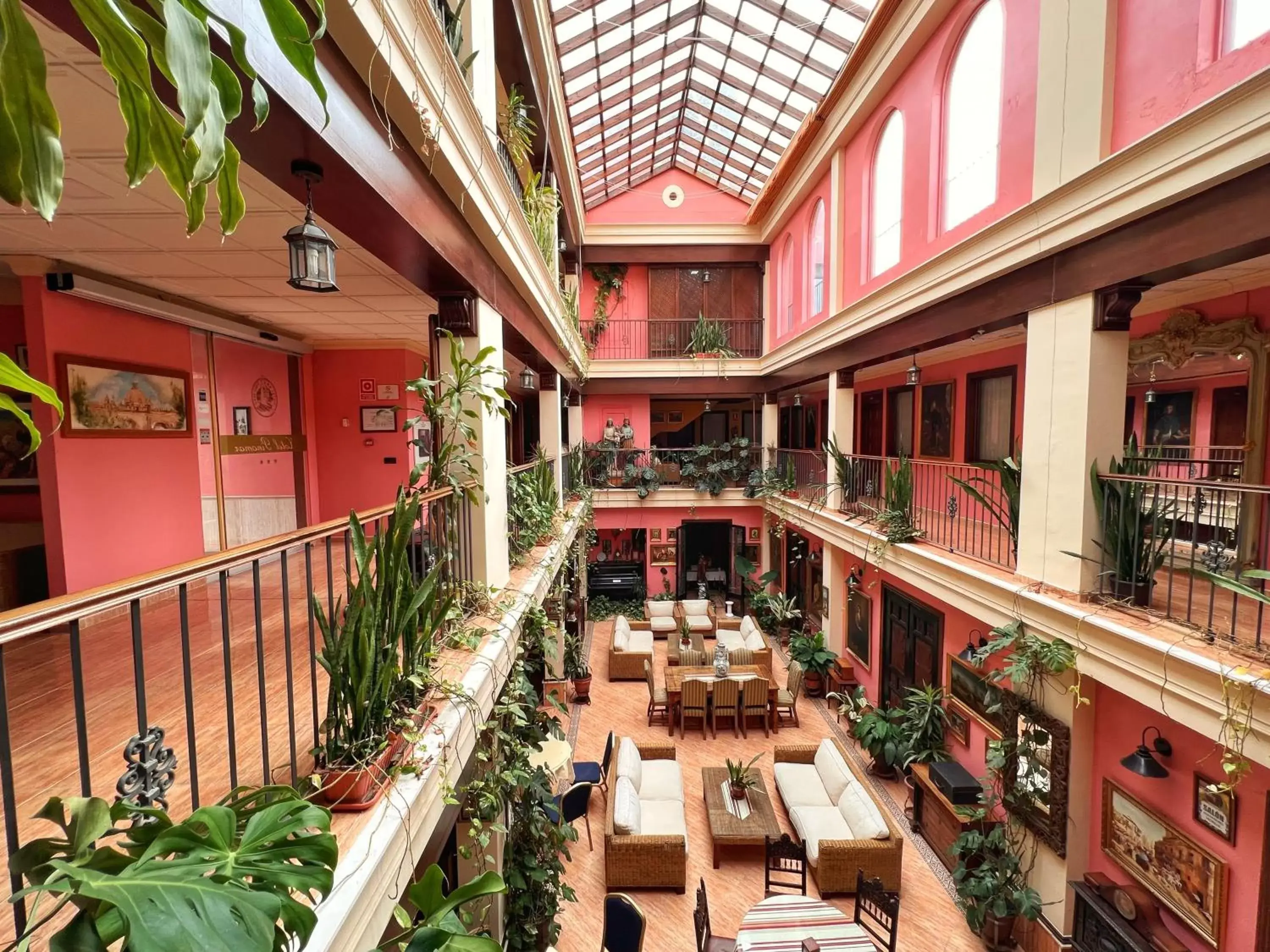Patio, Restaurant/Places to Eat in Hotel Pinomar