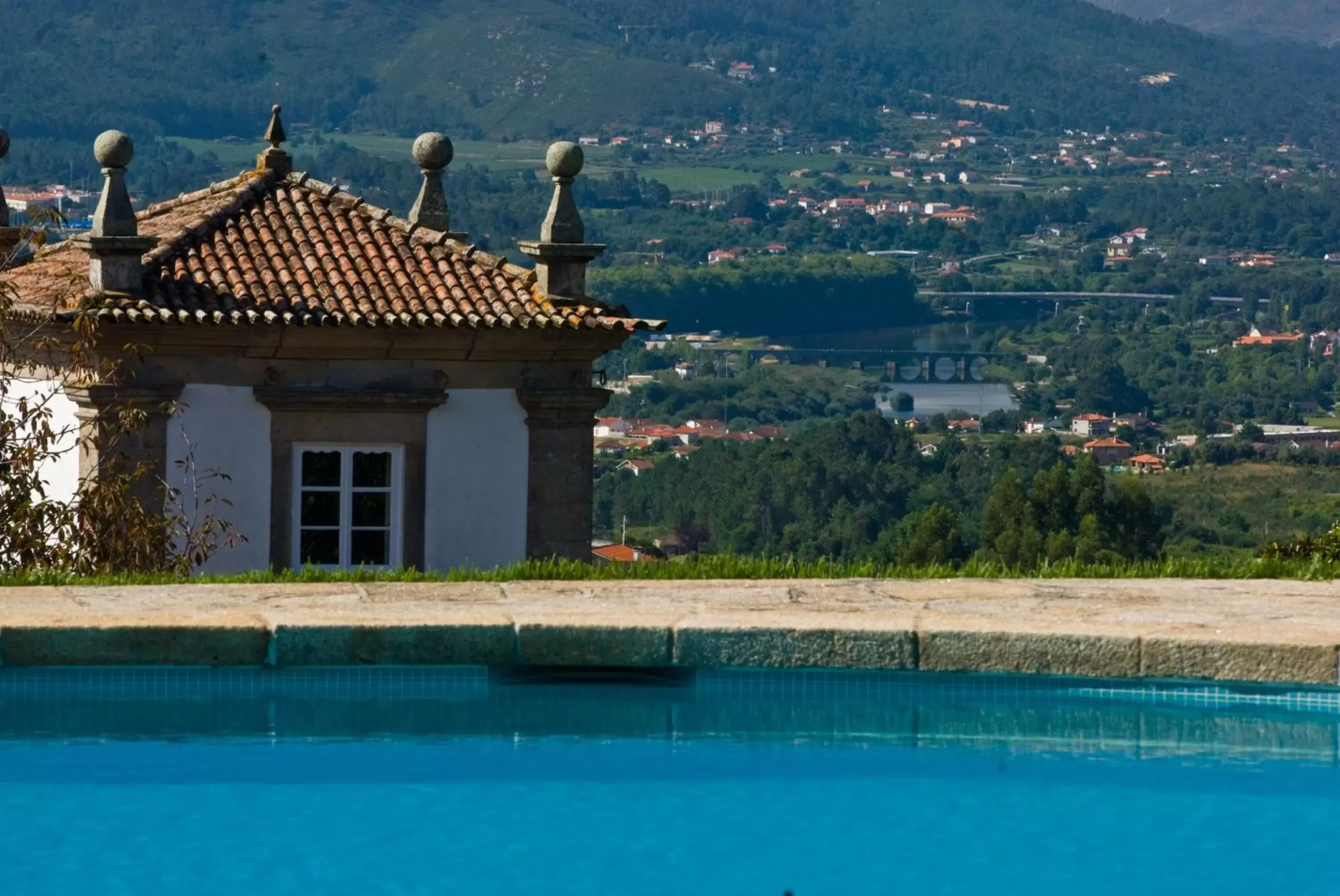 Swimming Pool in Paço de Calheiros - Turismo de Habitação