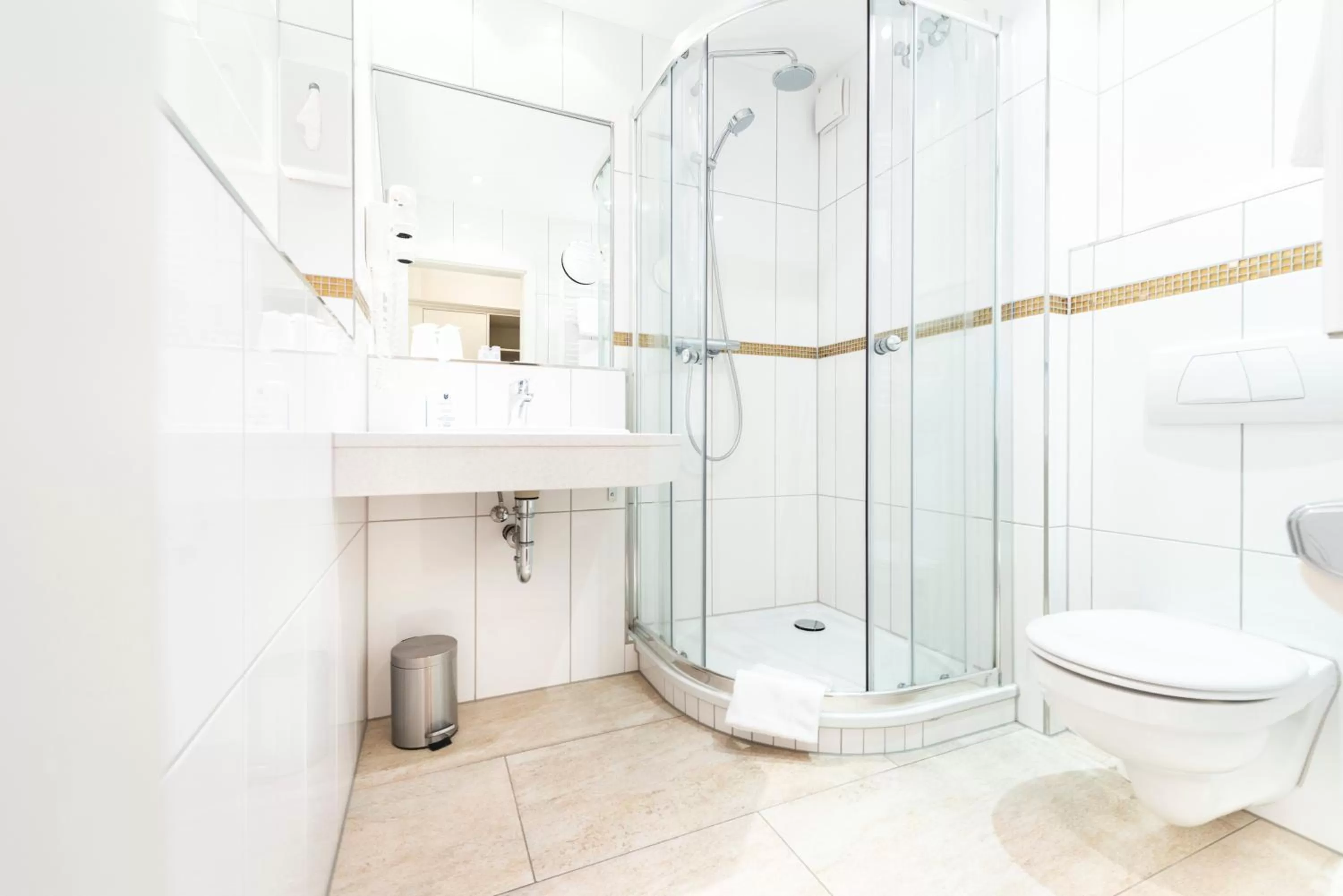 Shower in Hotel Hennies