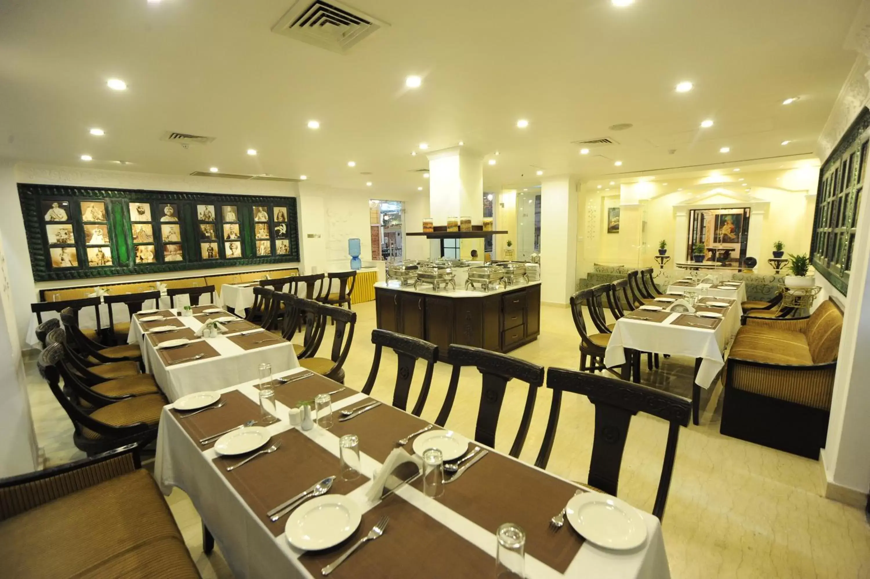 Banquet/Function facilities, Restaurant/Places to Eat in Maya Manor Boutique Hotel by KGH Group