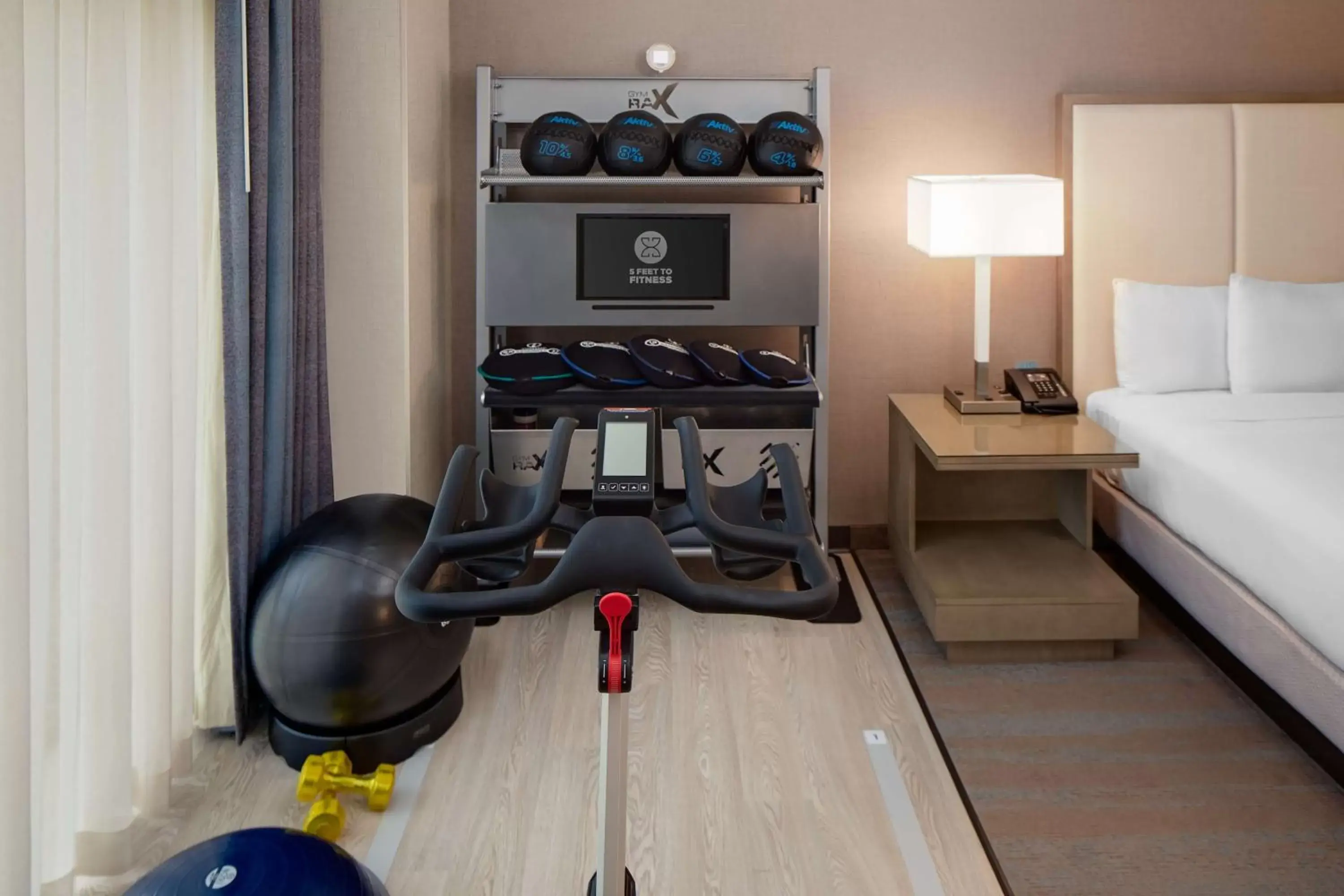 Bedroom, Fitness Center/Facilities in DoubleTree by Hilton Irvine Spectrum