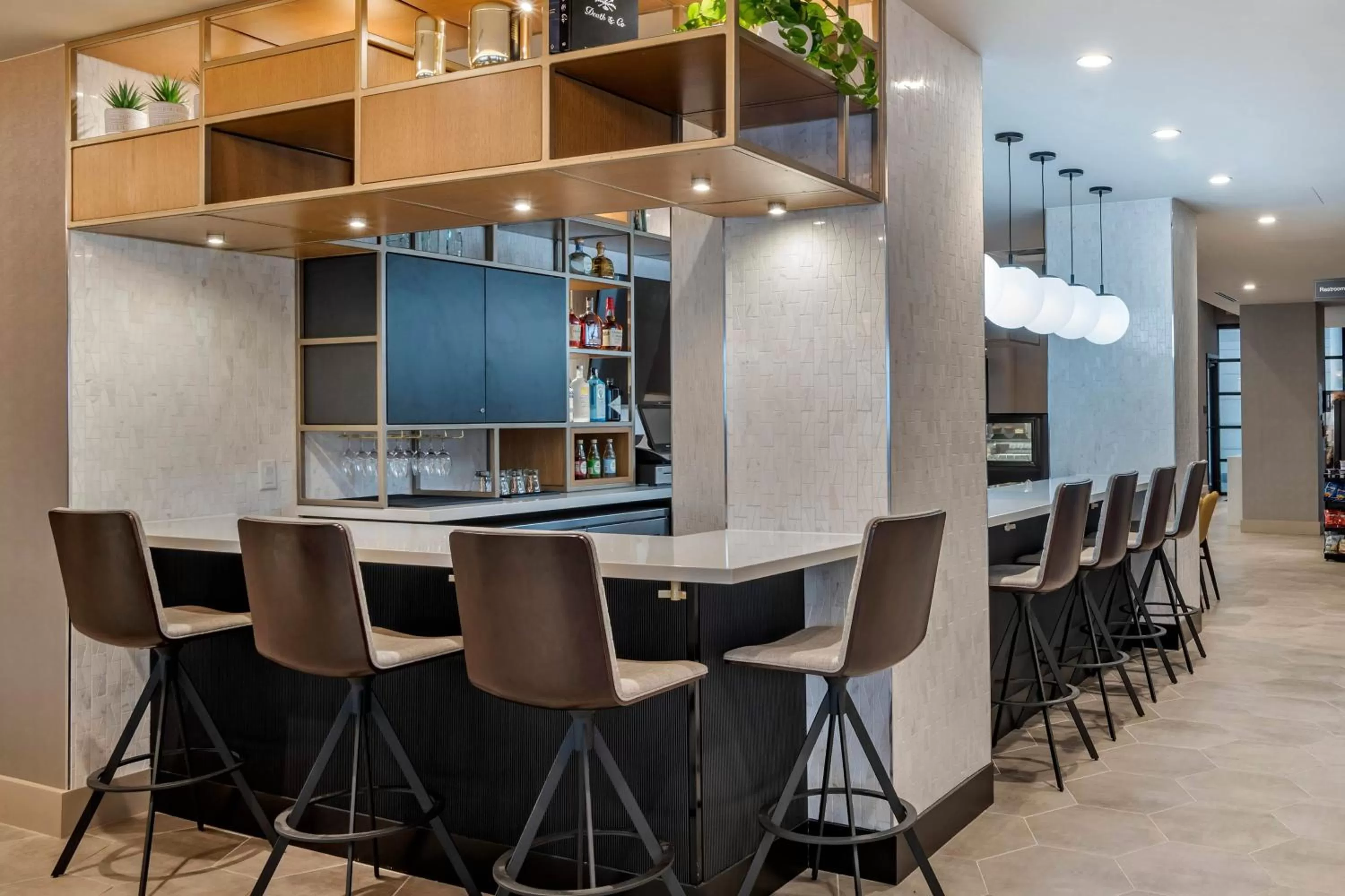 Lounge or bar in Sheraton Suites Wilmington Downtown