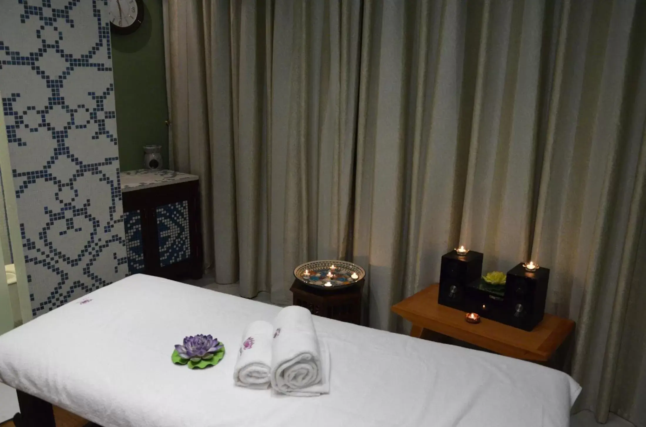 Spa and wellness centre/facilities, Bed in Dushanbe Serena Hotel