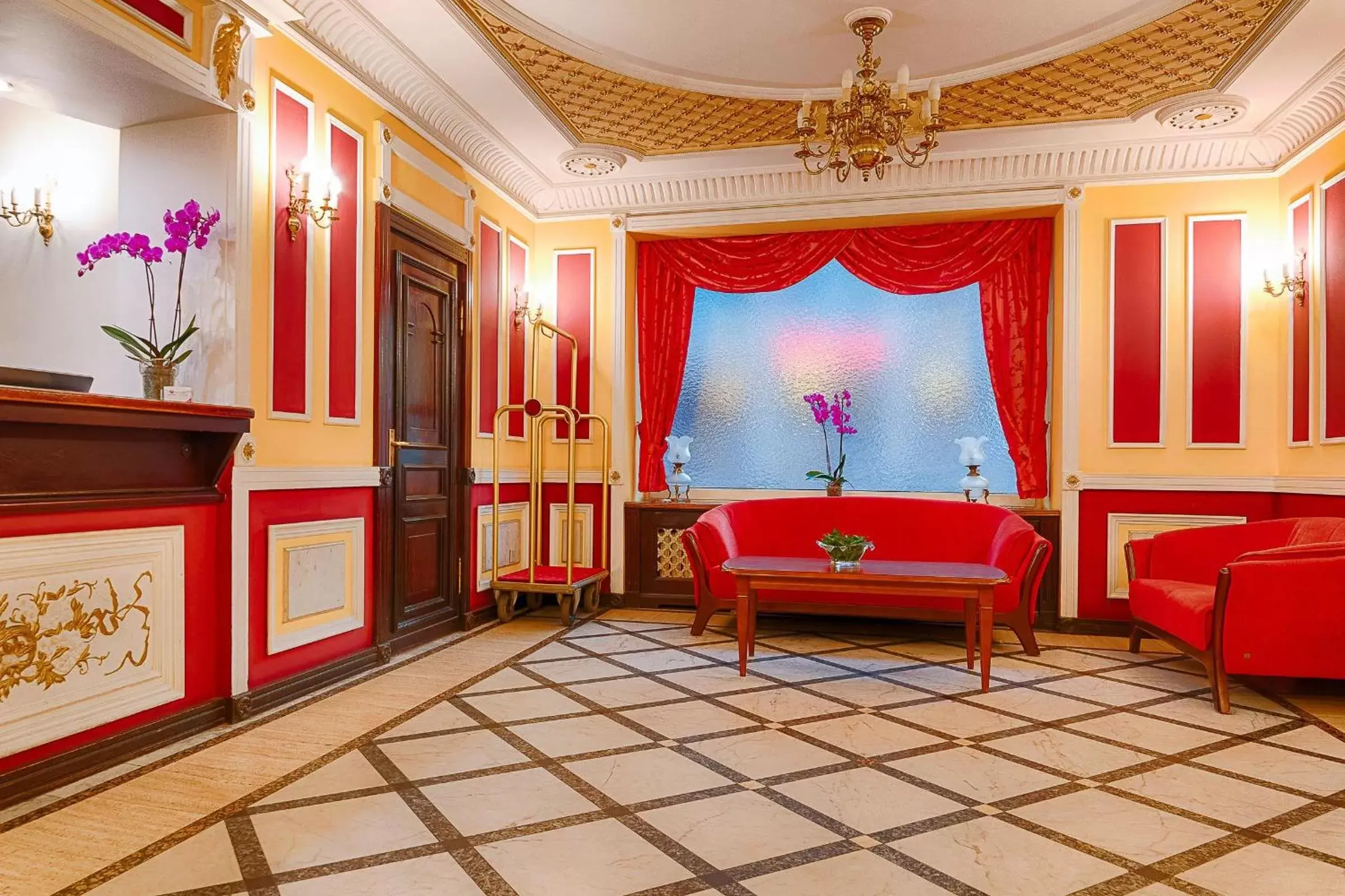 Lobby or reception in Focus Hotel Premium Pod Orłem Lobby or reception in Focus Hotel Premium Pod Orłem