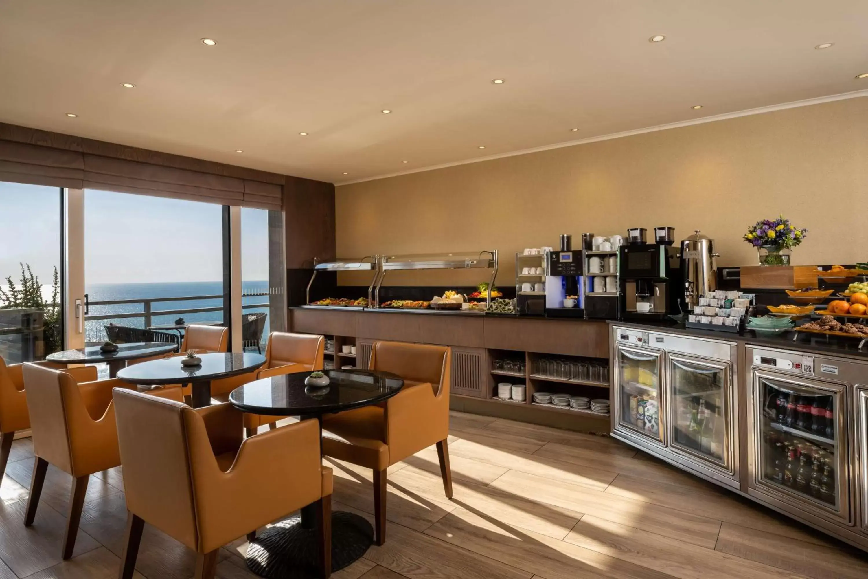 Property building, Restaurant/Places to Eat in Hilton Tel Aviv Hotel