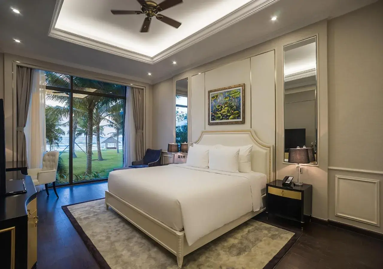 Bedroom, Bed in Radisson Blu Resort Phu Quoc