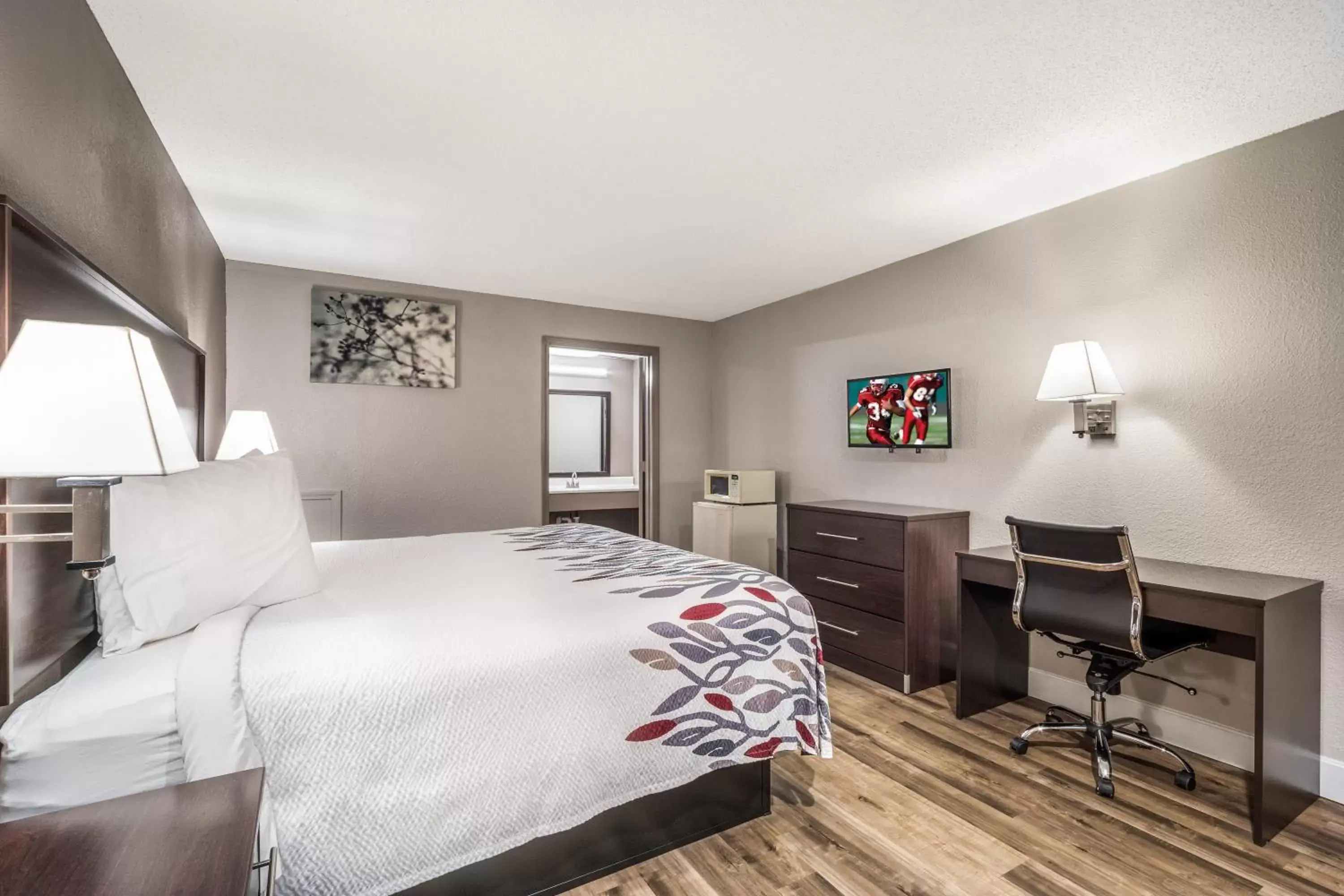 Photo of the whole room, Bed in Red Roof Inn Sumter Photo of the whole room, Bed in Red Roof Inn Sumter