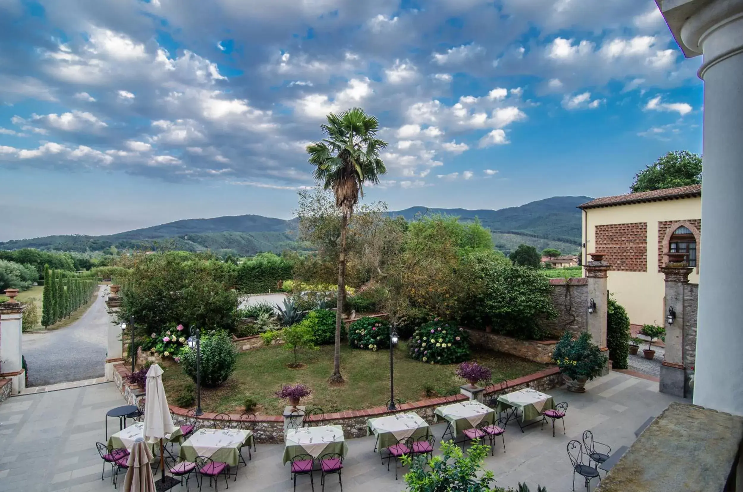 Patio in Hotel Villa Cheli