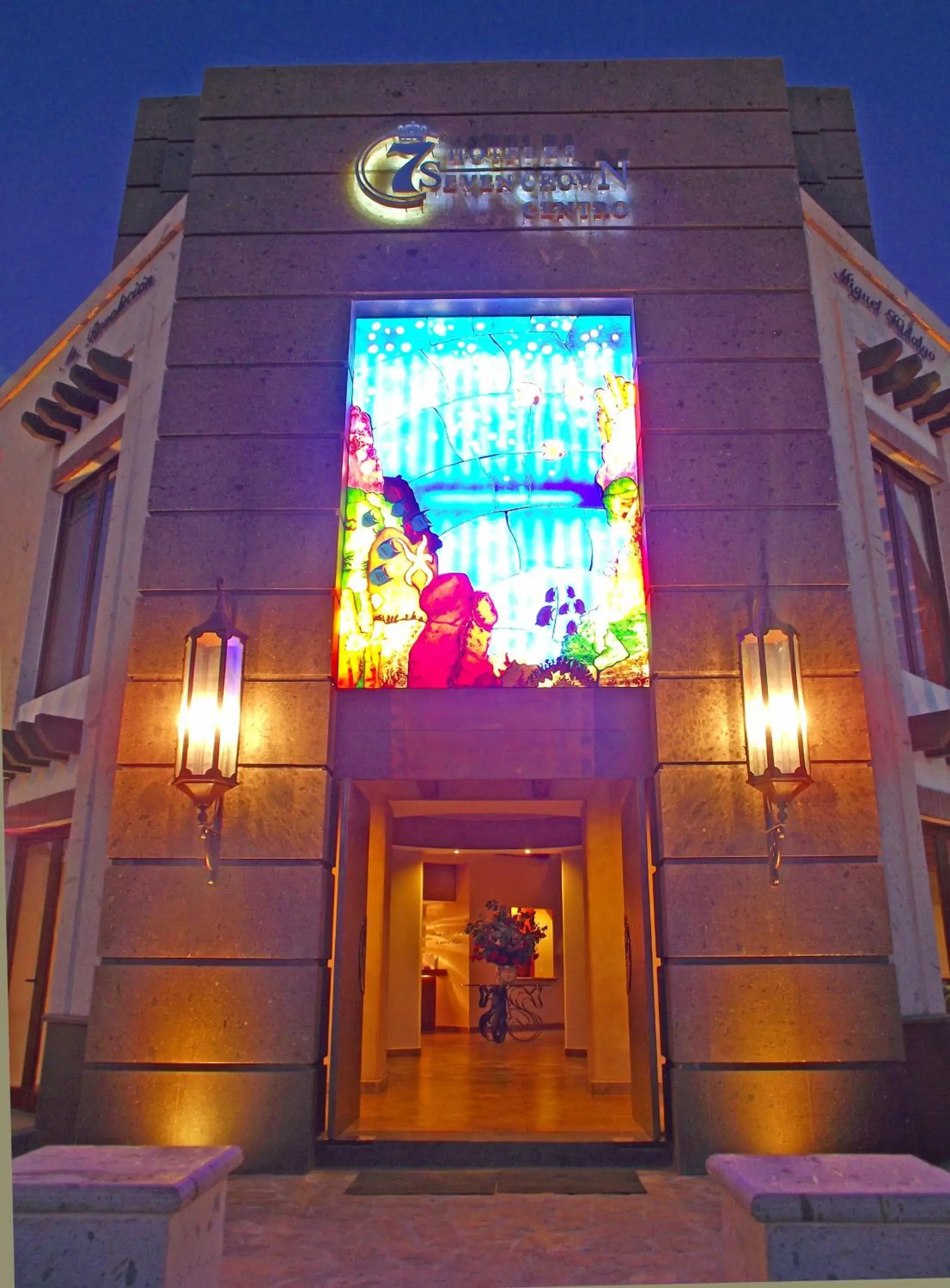 Facade/entrance in Seven Crown La Paz Centro Historico