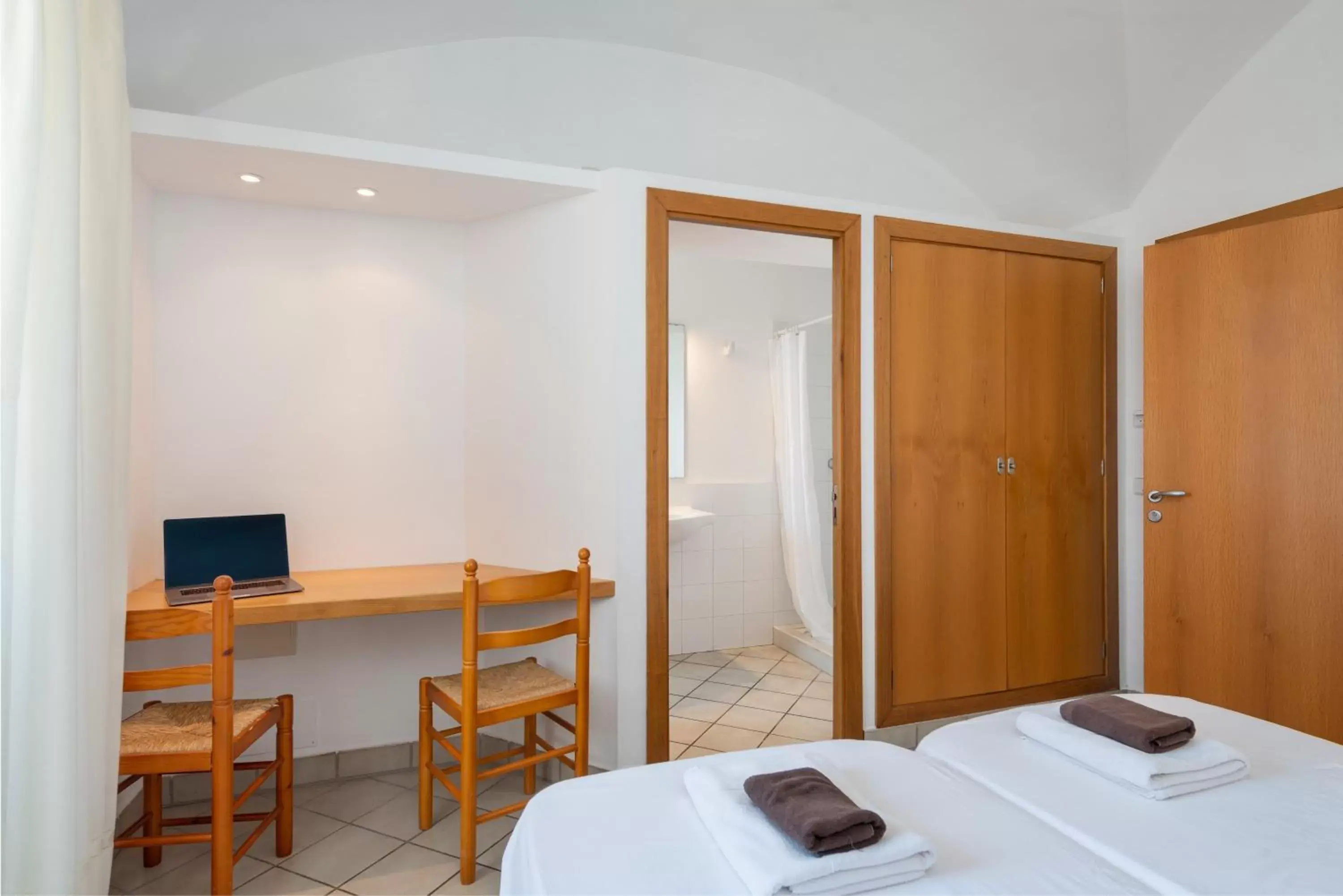 Photo of the whole room in Petit Hotel Hostatgeria Sant Salvador