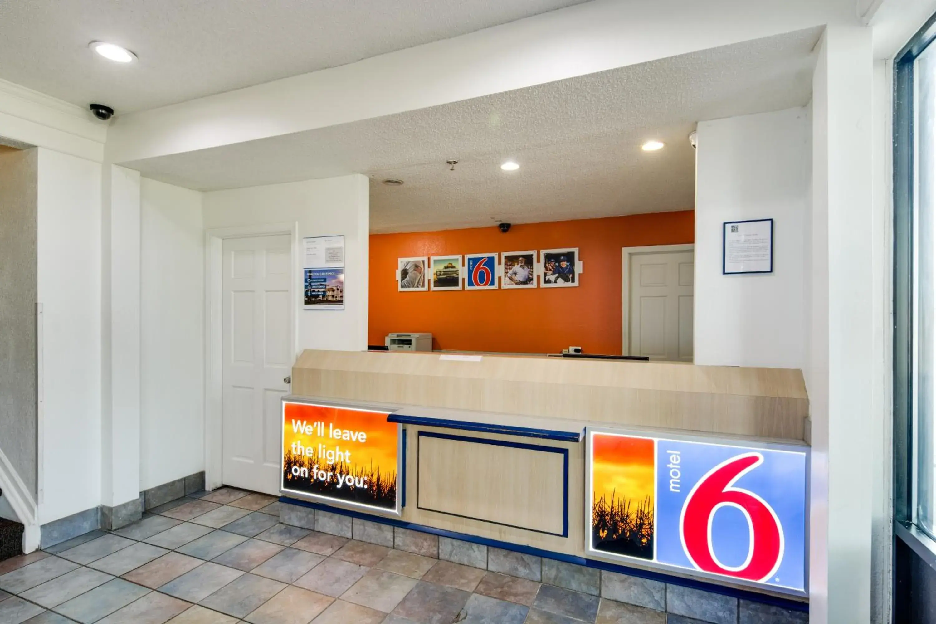 Lobby or reception, Lobby/Reception in Motel 6-Waukegan, IL