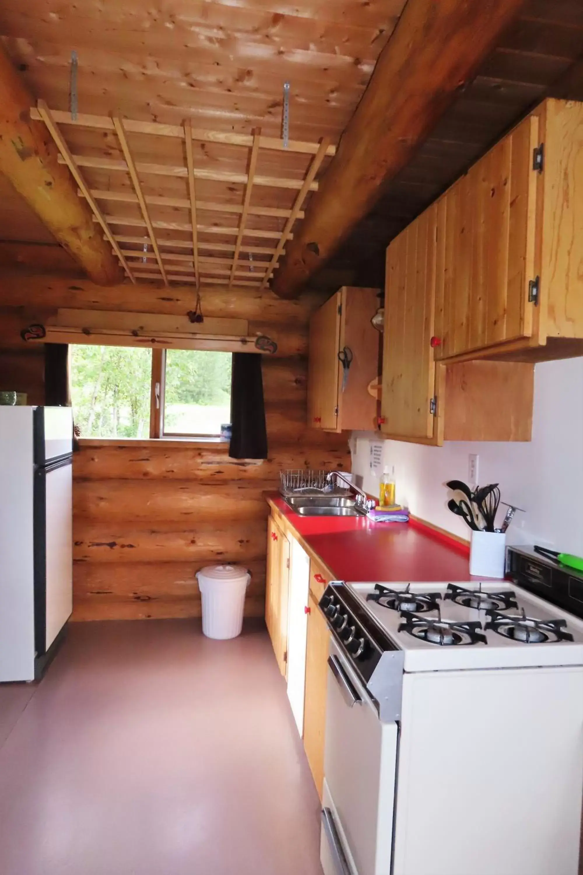 Kitchen or kitchenette, Kitchen/Kitchenette in Rocky Ridge Resort-BC