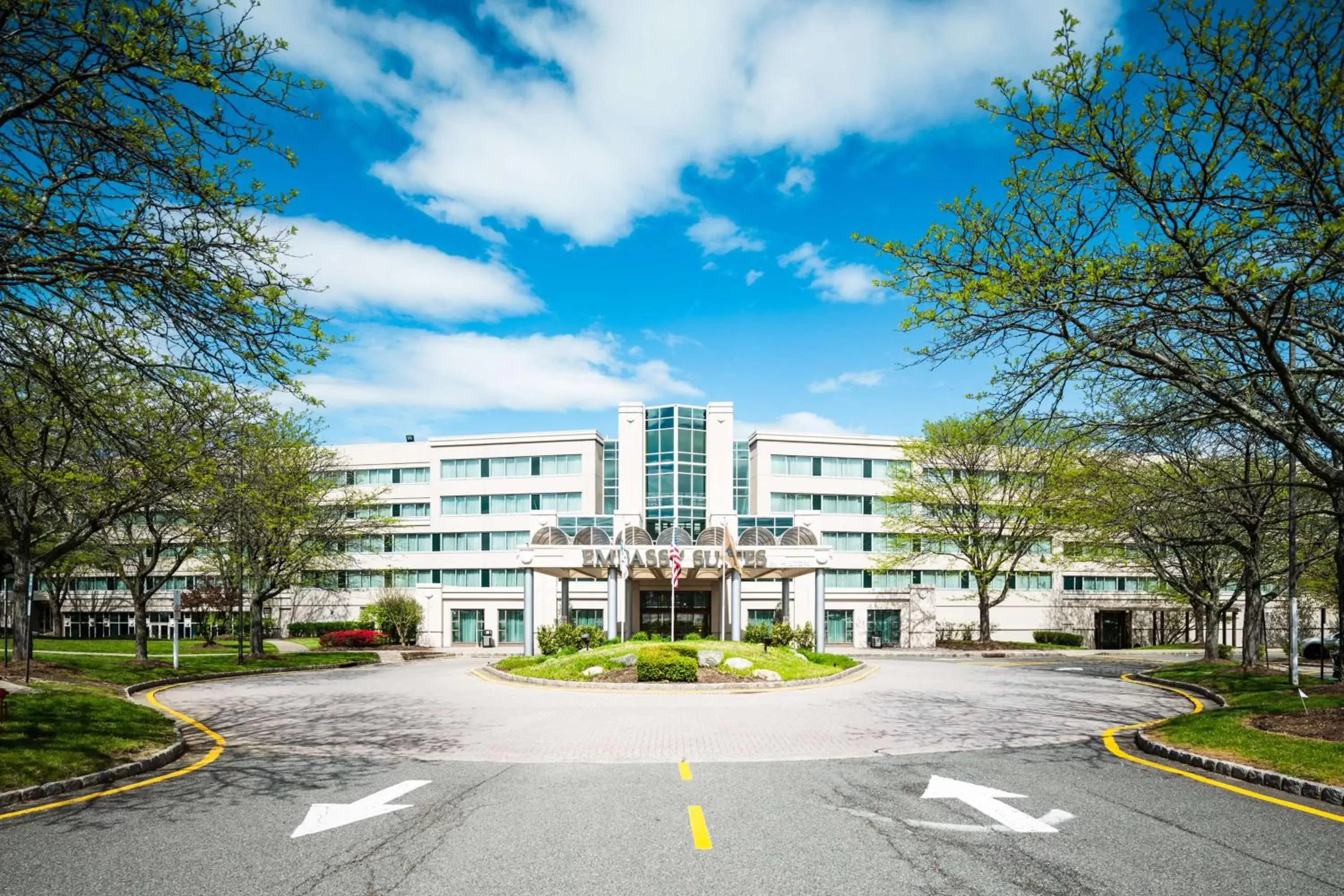 Property Building in Embassy Suites Parsippany