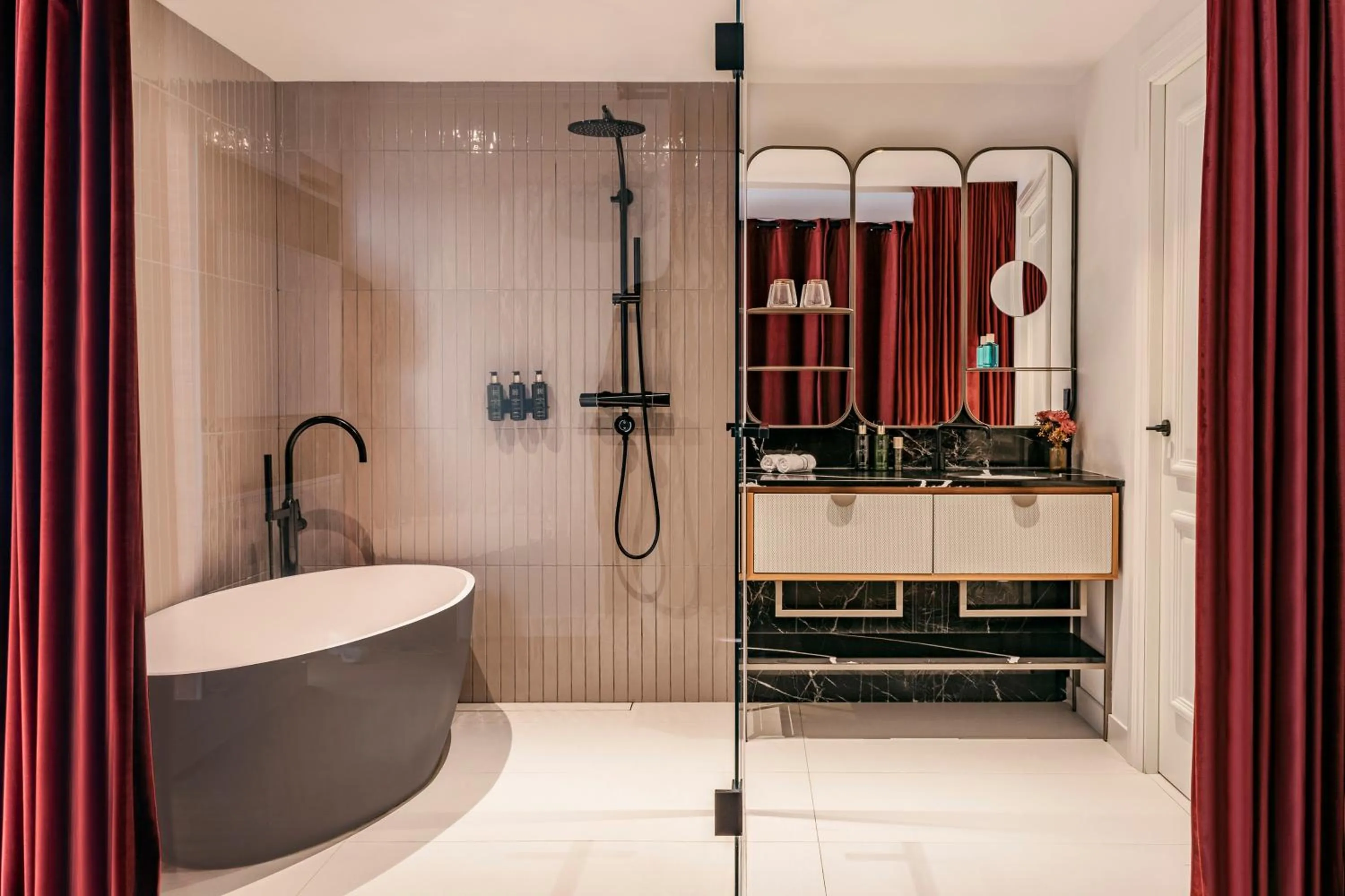 Toilet in Villa Marquis a Member of Melia Collection Tour Eiffel