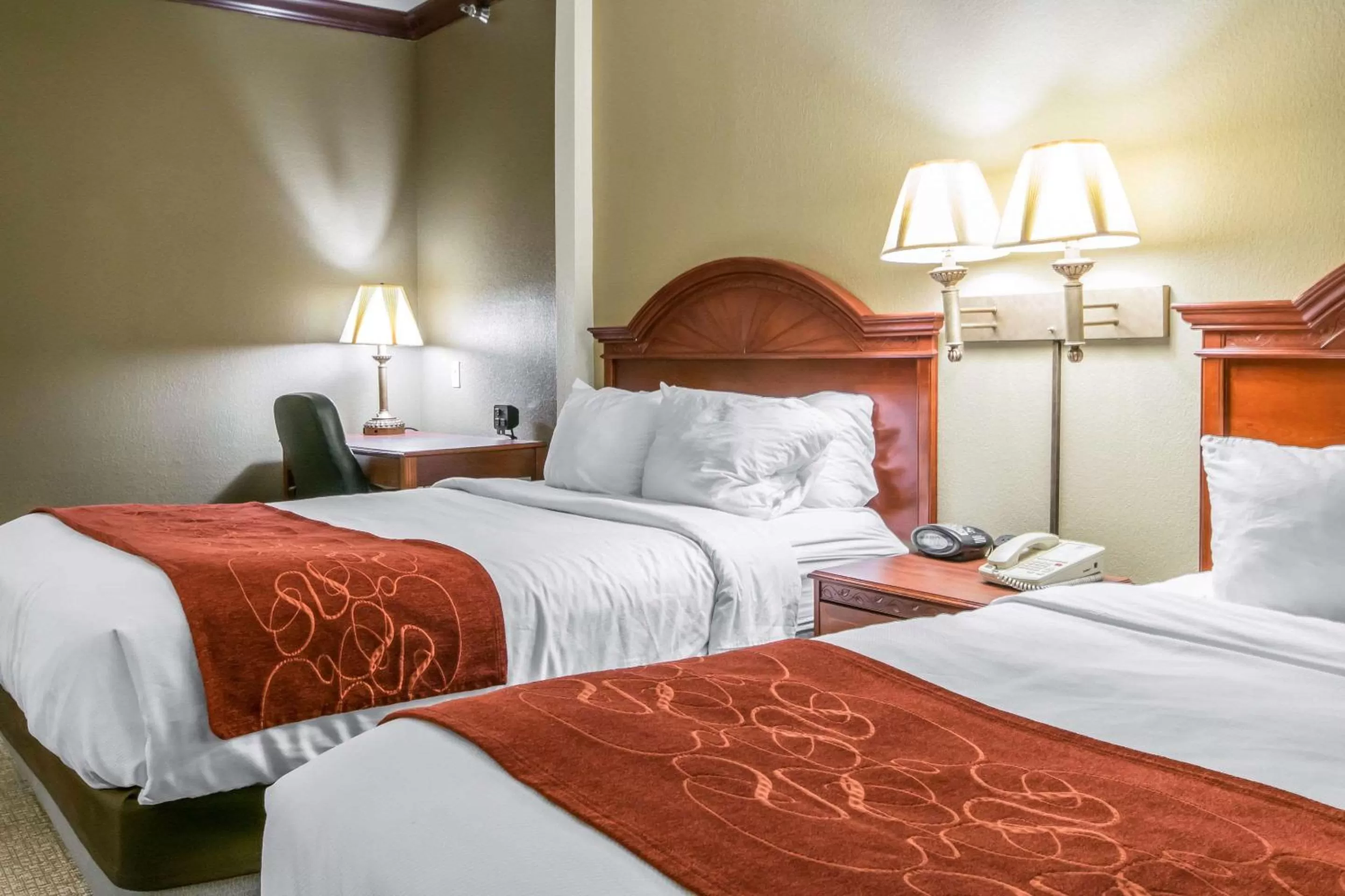 Photo of the whole room in Comfort Suites Owensboro South