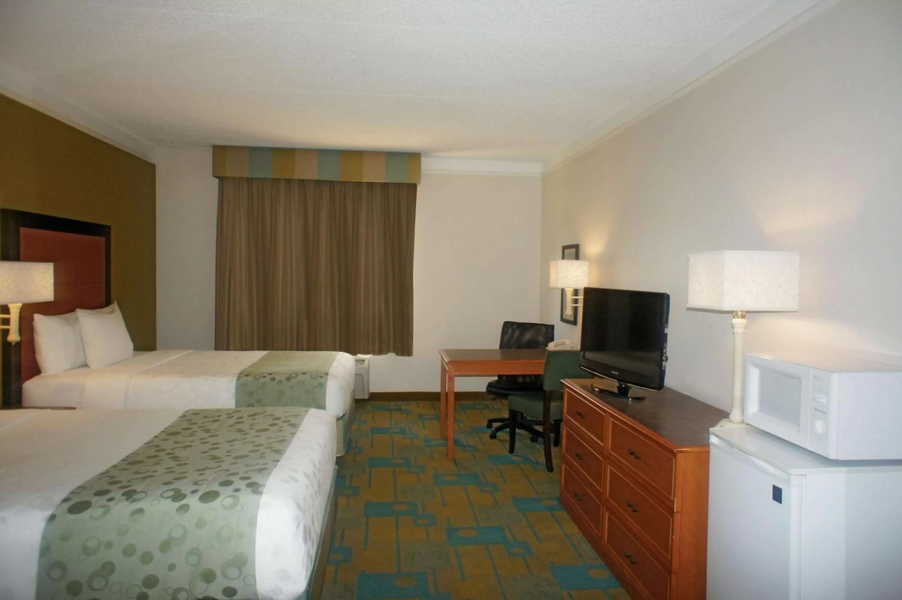 Photo of the whole room, Bed in La Quinta by Wyndham St. Pete-Clearwater Airport