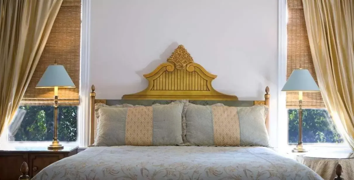 Bed in Harvey House Bed & Breakfast
