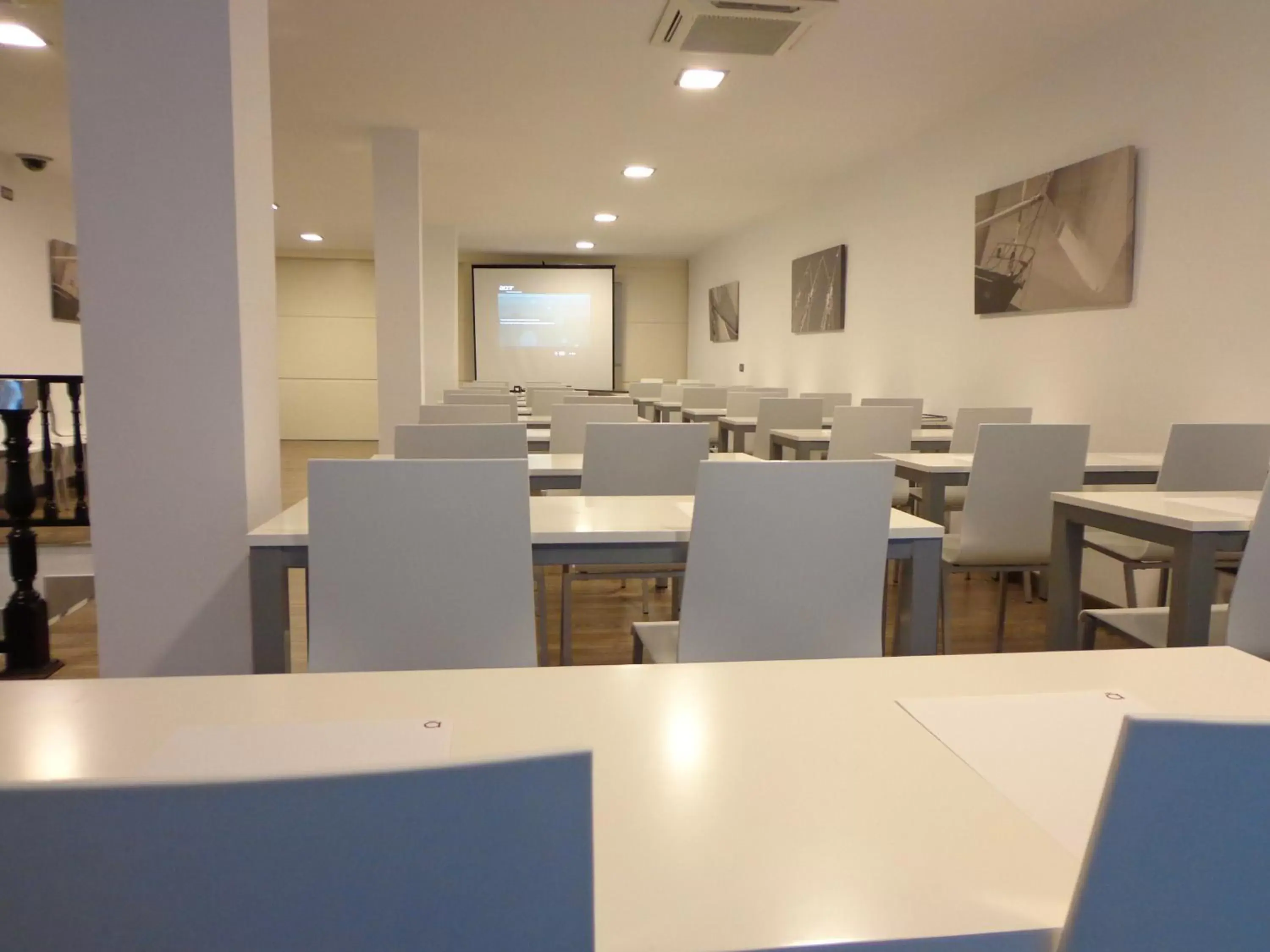 Business facilities, Restaurant/Places to Eat in Nautic Hotel & Spa
