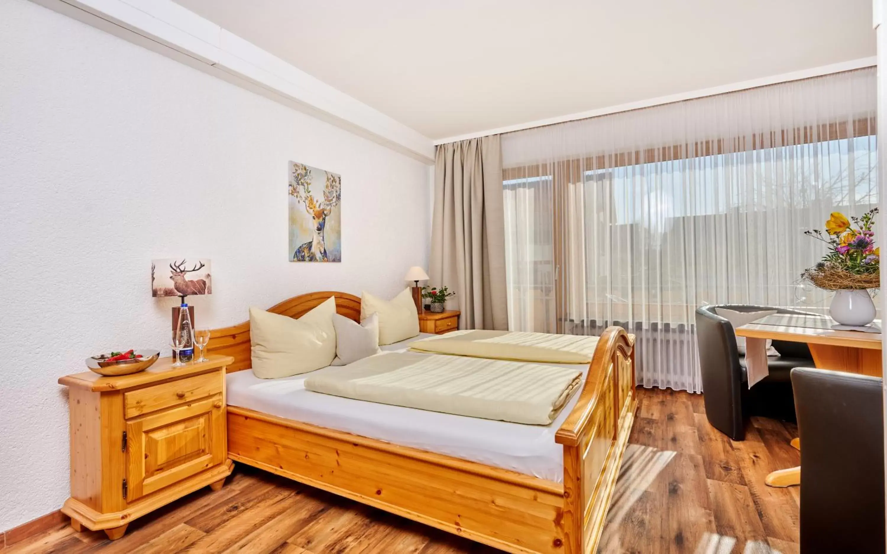 Standard Double Room with Balcony in Hotel Restaurant Zum Goldenen Anker mit Hallenbad & Wellnessbereich Standard Double Room with Balcony in Hotel Restaurant Zum Goldenen Anker mit Hallenbad & Wellnessbereich
