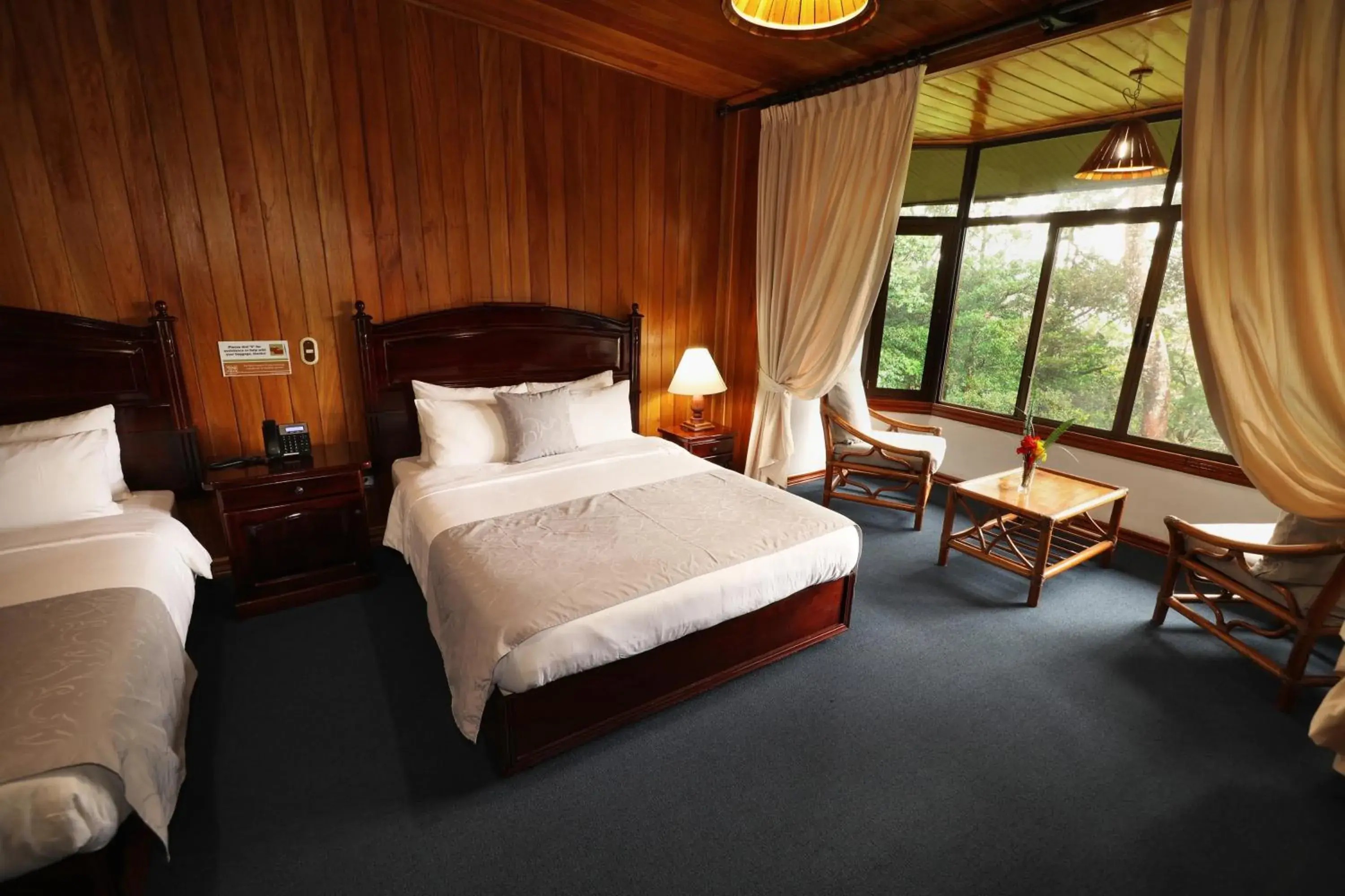 Photo of the whole room, Bed in Trapp Family Lodge Monteverde