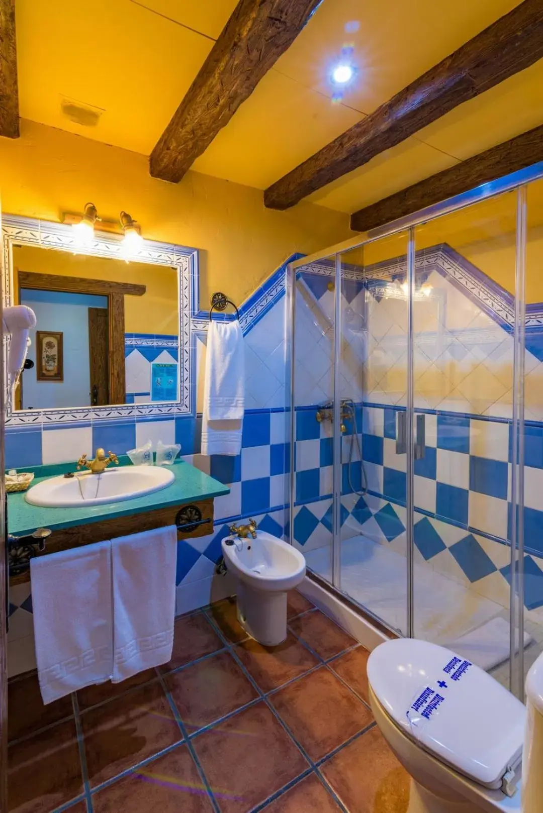 Bathroom in Hotel Rural Almazara