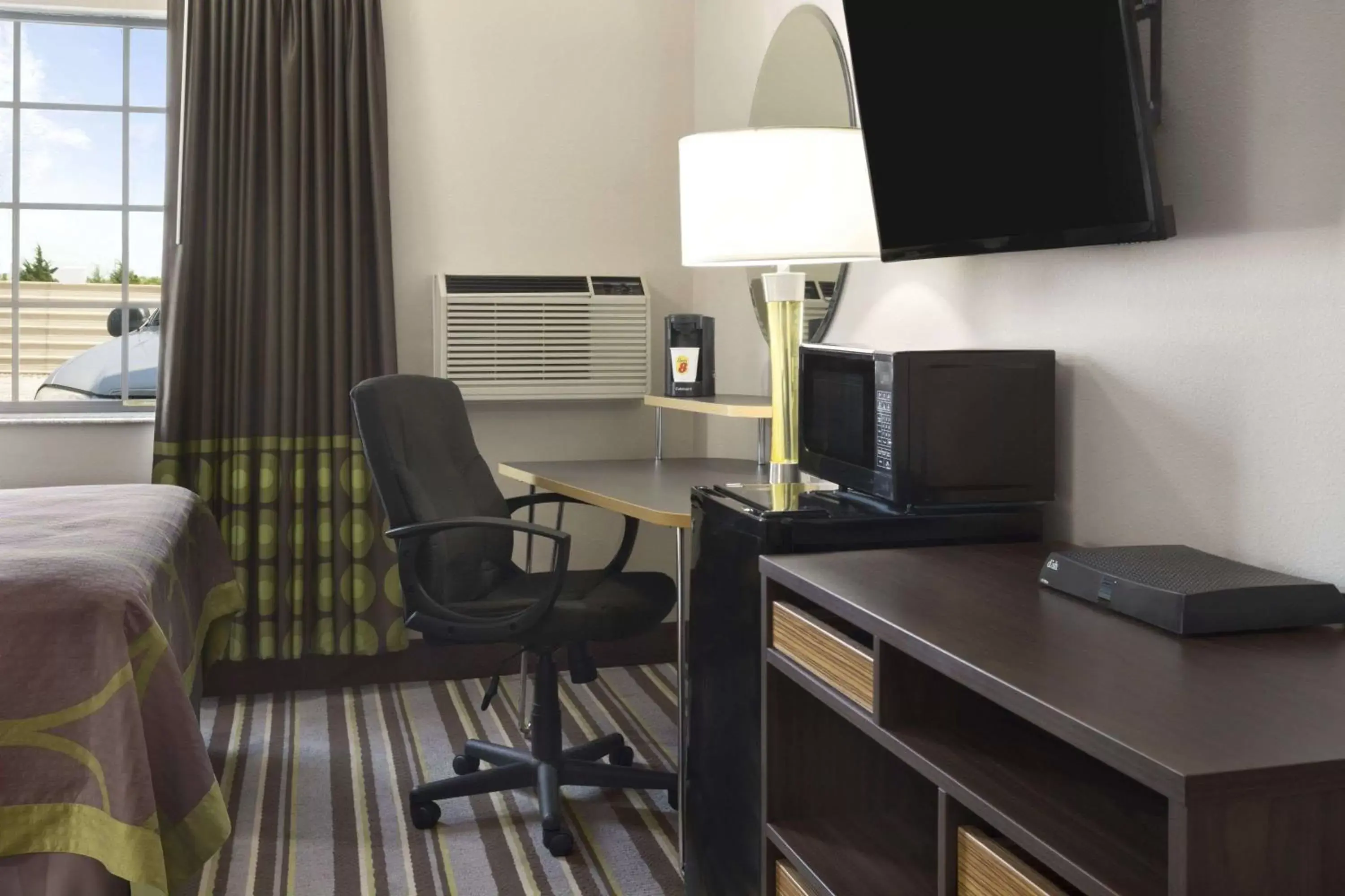 On site, Bed in Super 8 by Wyndham Ardmore On site, Bed in Super 8 by Wyndham Ardmore