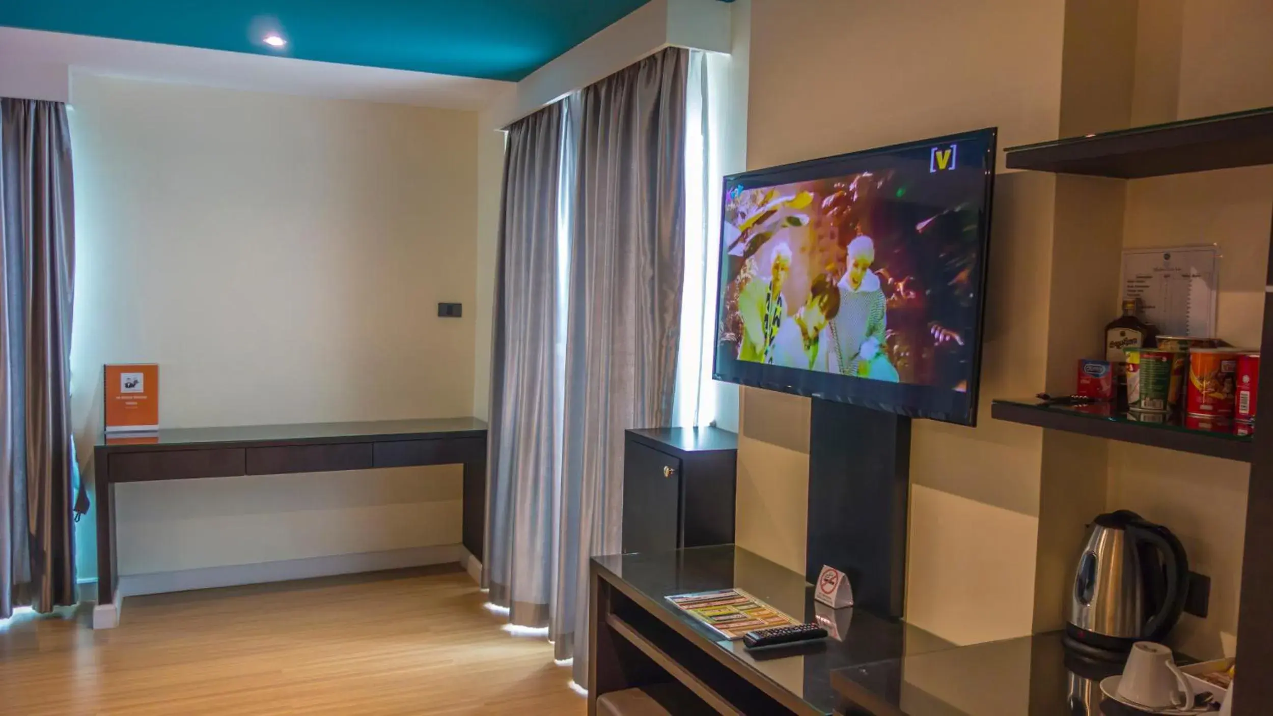 TV and multimedia, TV/Entertainment Center in Unique Regency Pattaya