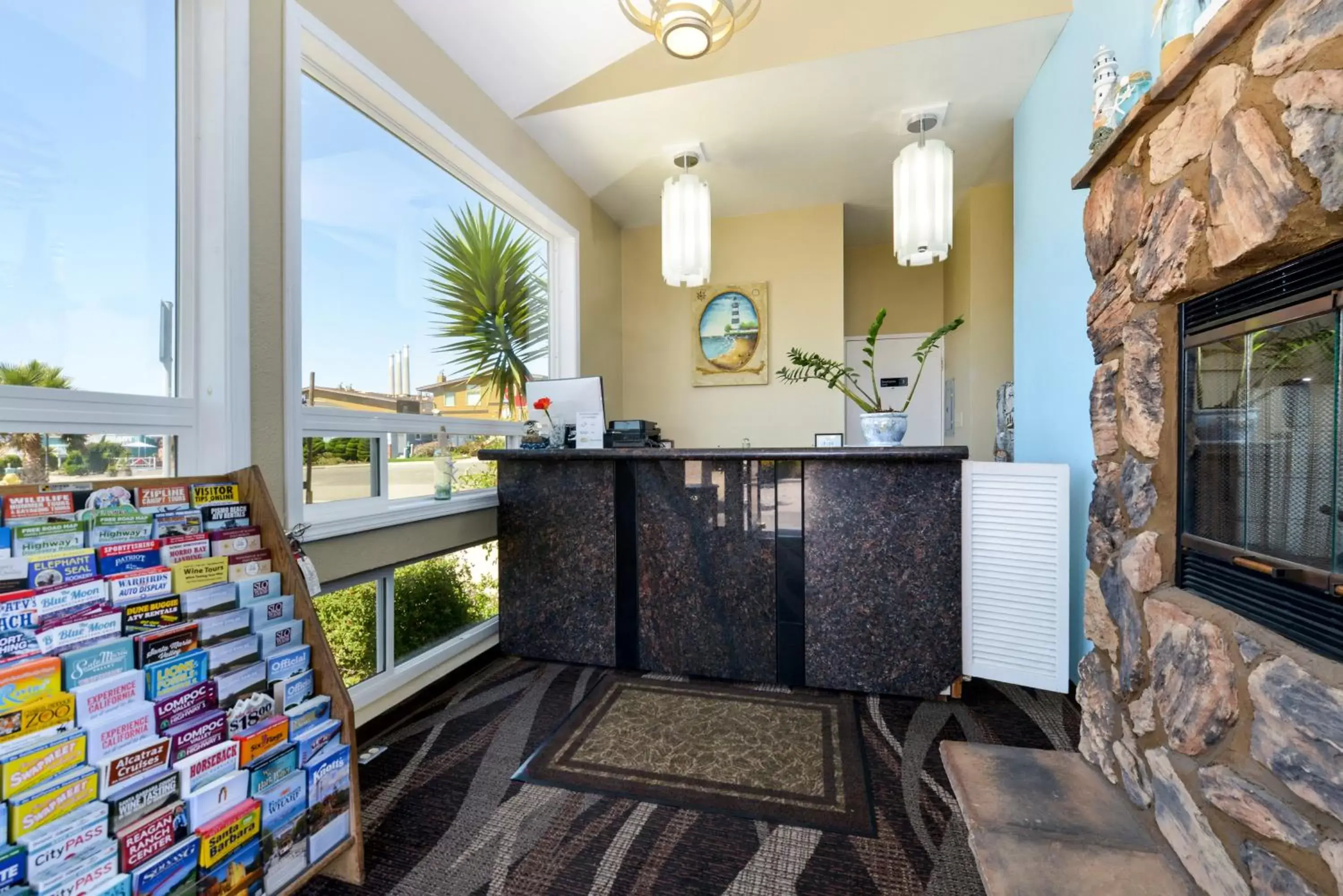 Lobby or reception, Lobby/Reception in Pacific Shores Inn - Morro Bay