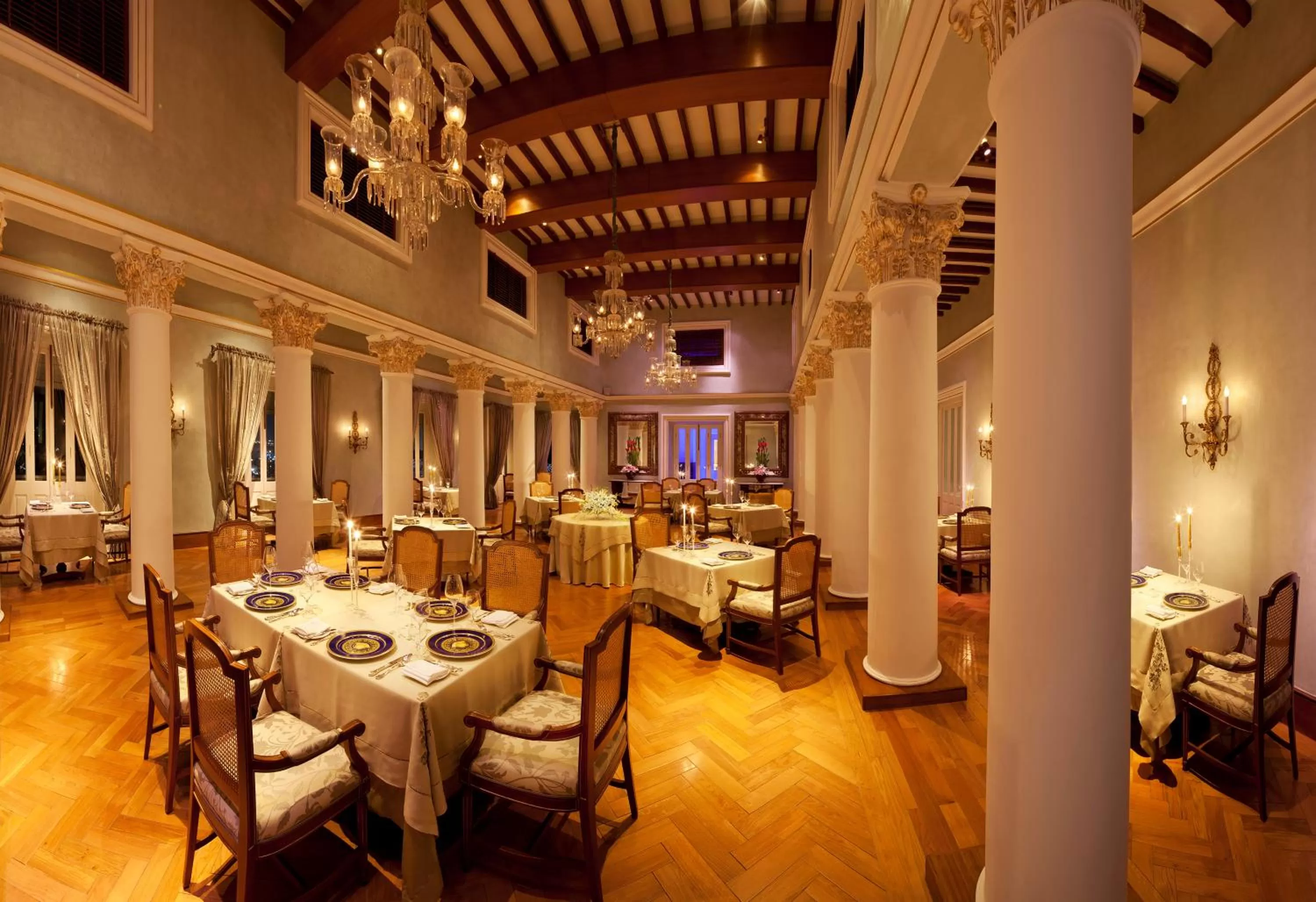 Restaurant/places to eat in Taj Falaknuma Palace