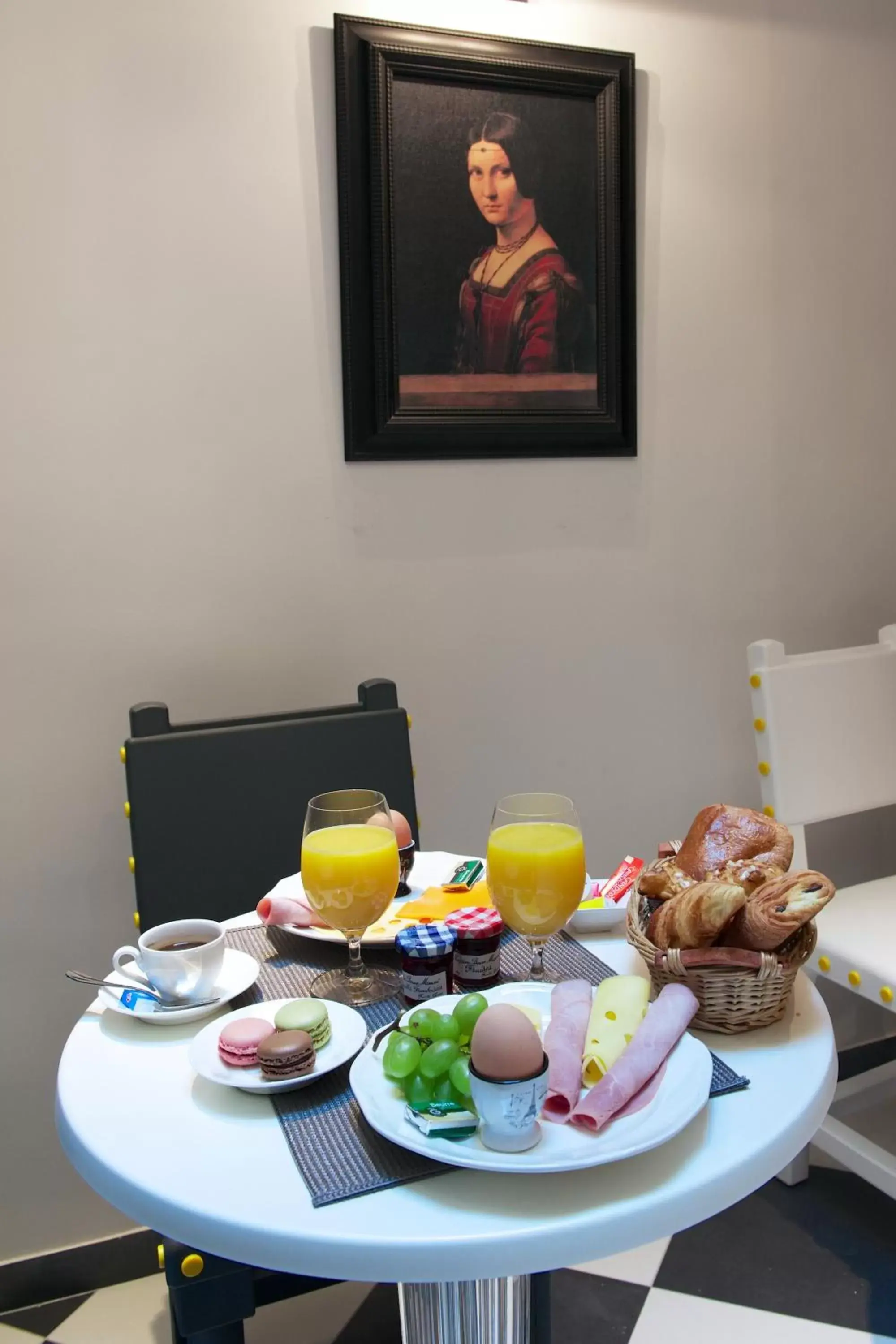Continental breakfast, Breakfast in Hotel Le Clos De Notre Dame