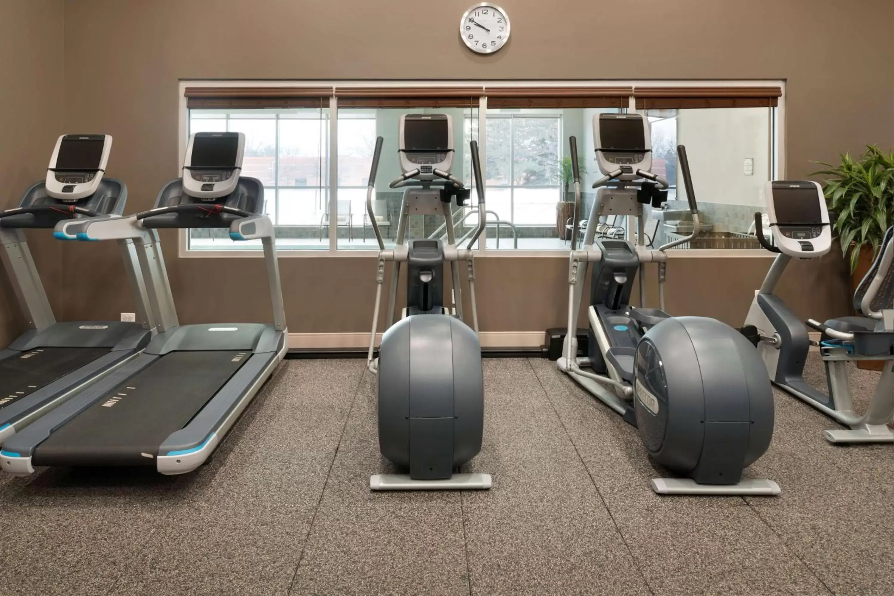 Fitness centre/facilities, Fitness Center/Facilities in Embassy Suites by Hilton Chicago Naperville