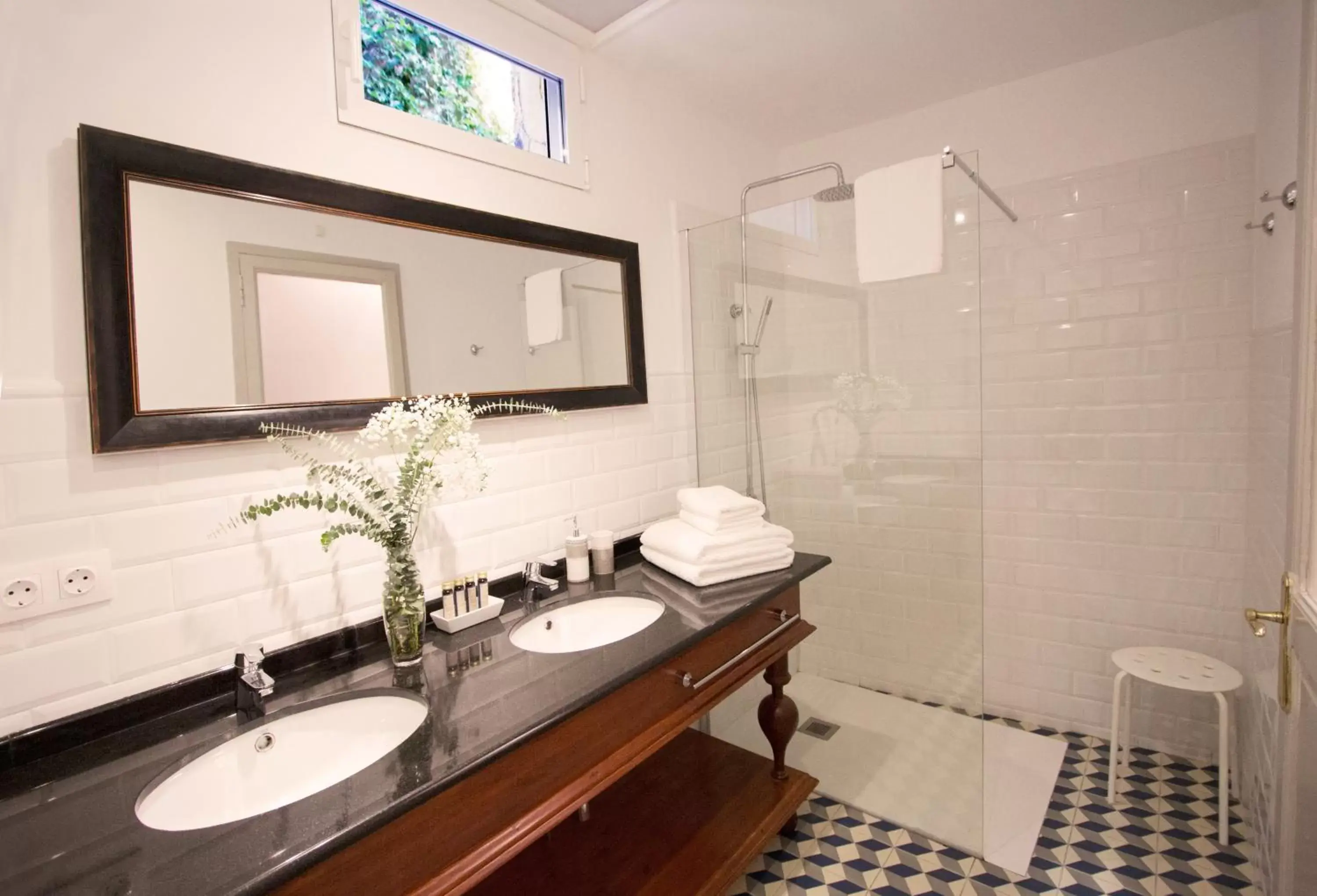 Shower, Bathroom in Art Boutique Hotel Chamarel