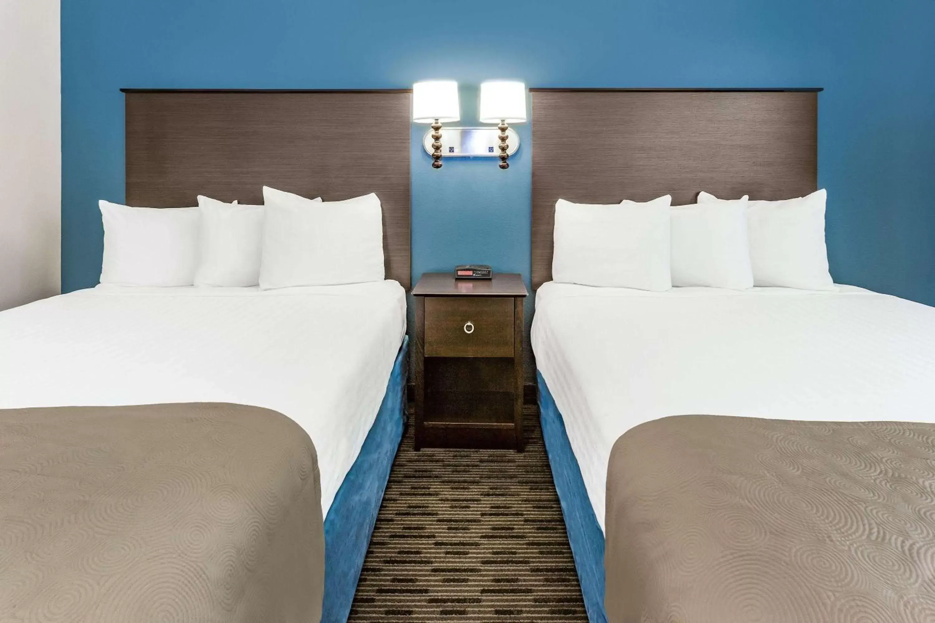 Photo of the whole room, Bed in AmericInn by Wyndham Burnsville