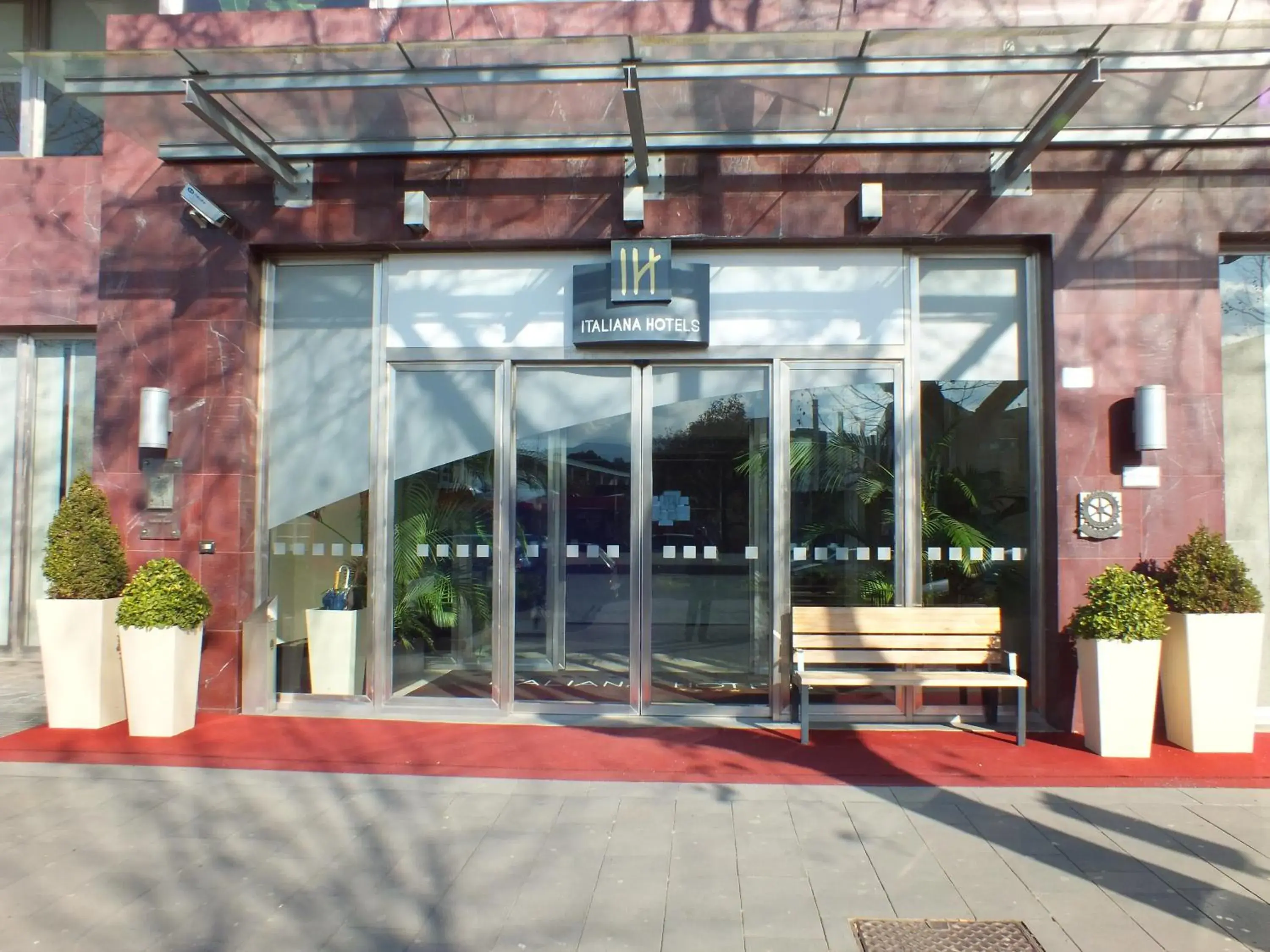 Facade/entrance in Italiana Hotels Cosenza