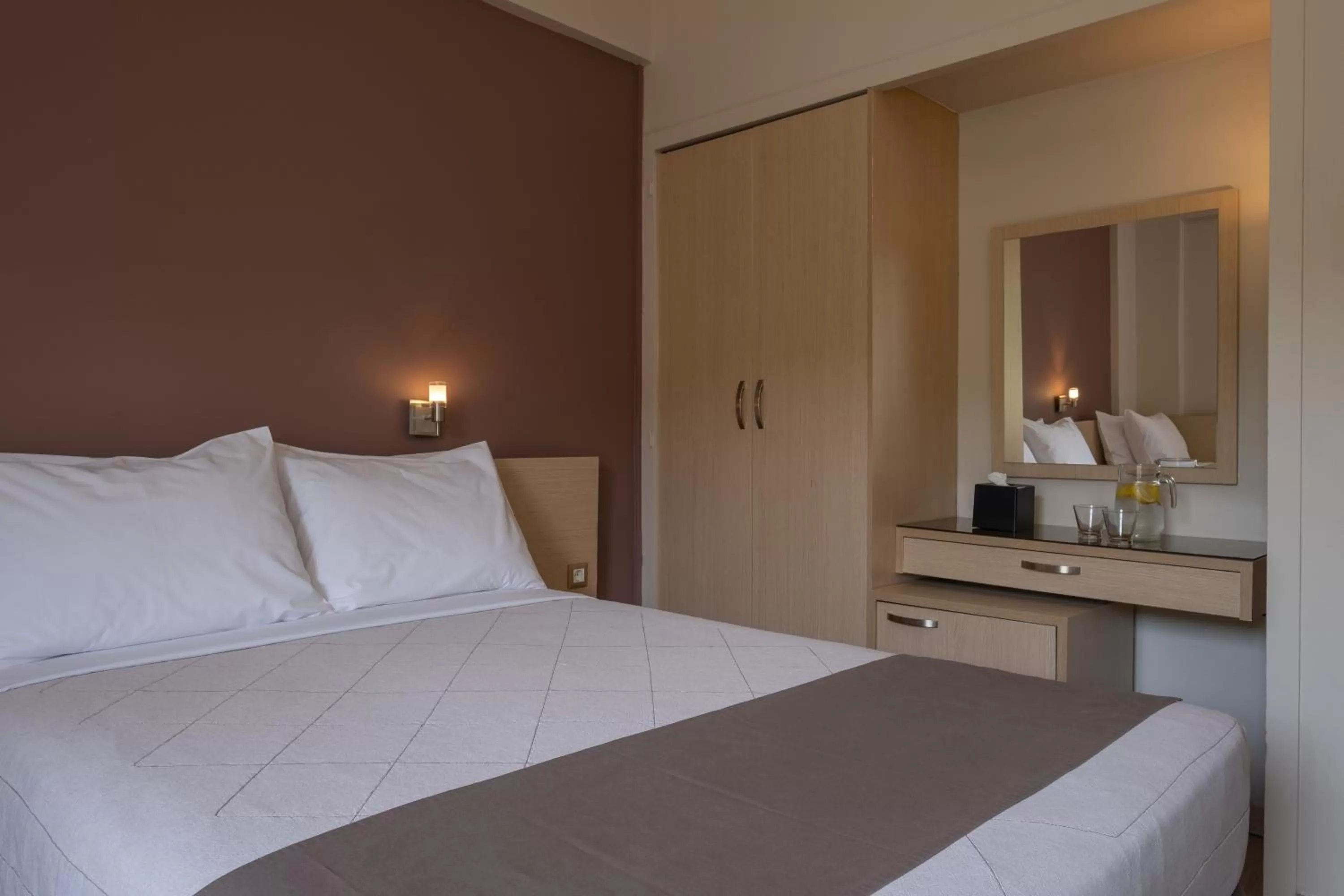 Bedroom, Bed in Acropolis View Hotel