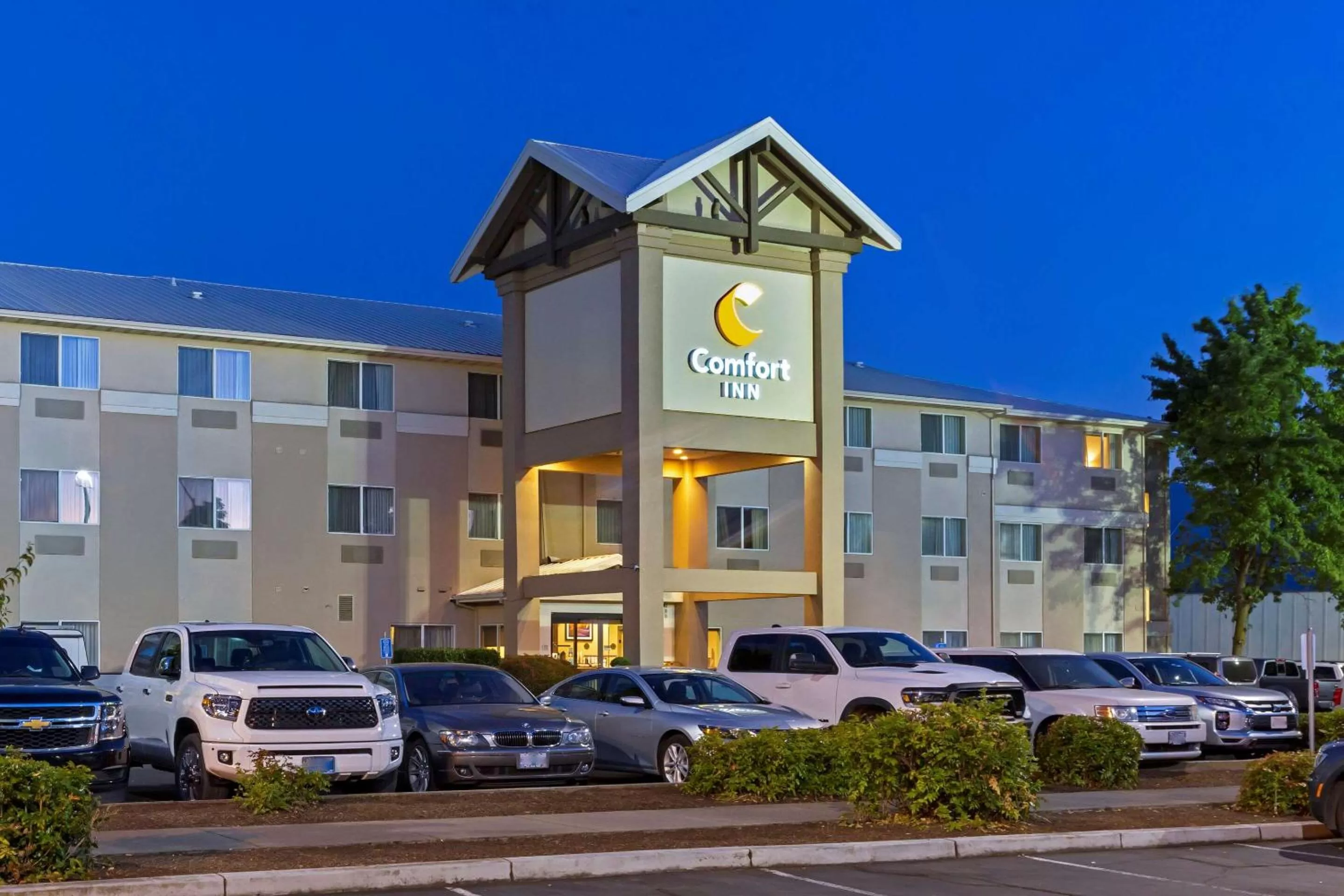 Property building in Comfort Inn Medford South
