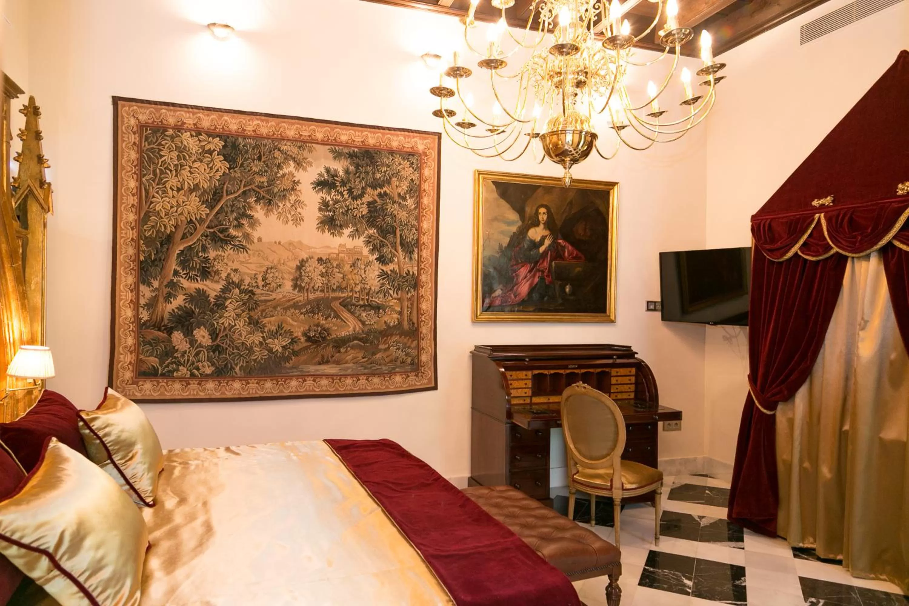 Photo of the whole room, Bed in Hotel Ateneo Sevilla