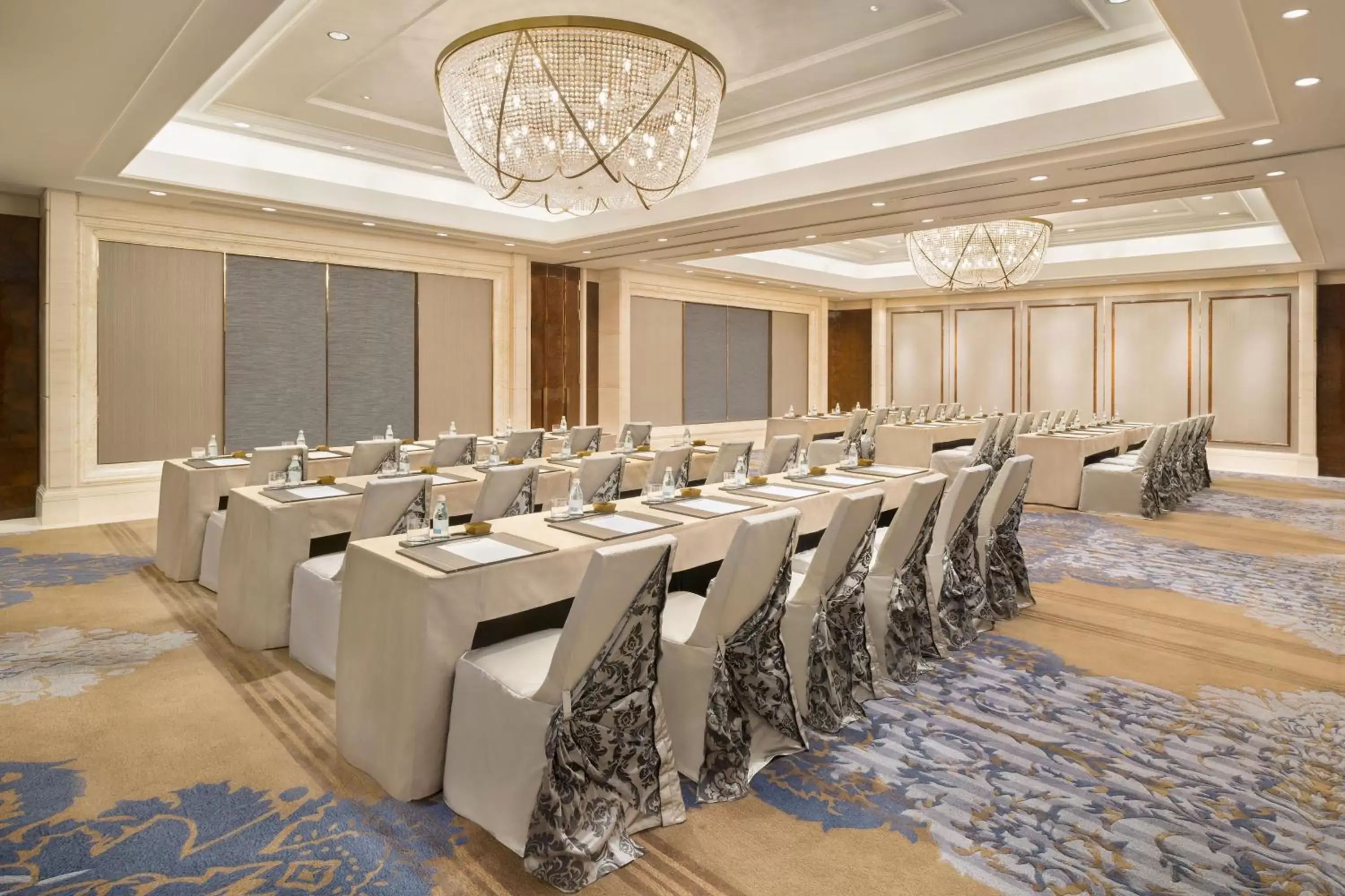 Meeting/conference room in The St. Regis Zhuhai