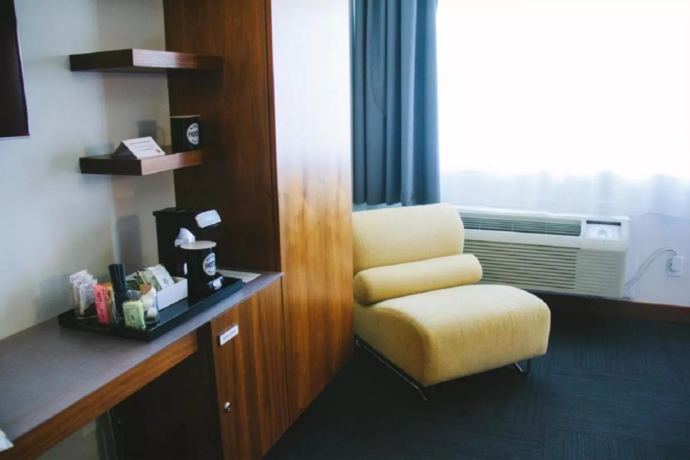 Coffee/tea facilities in Modern Hotel