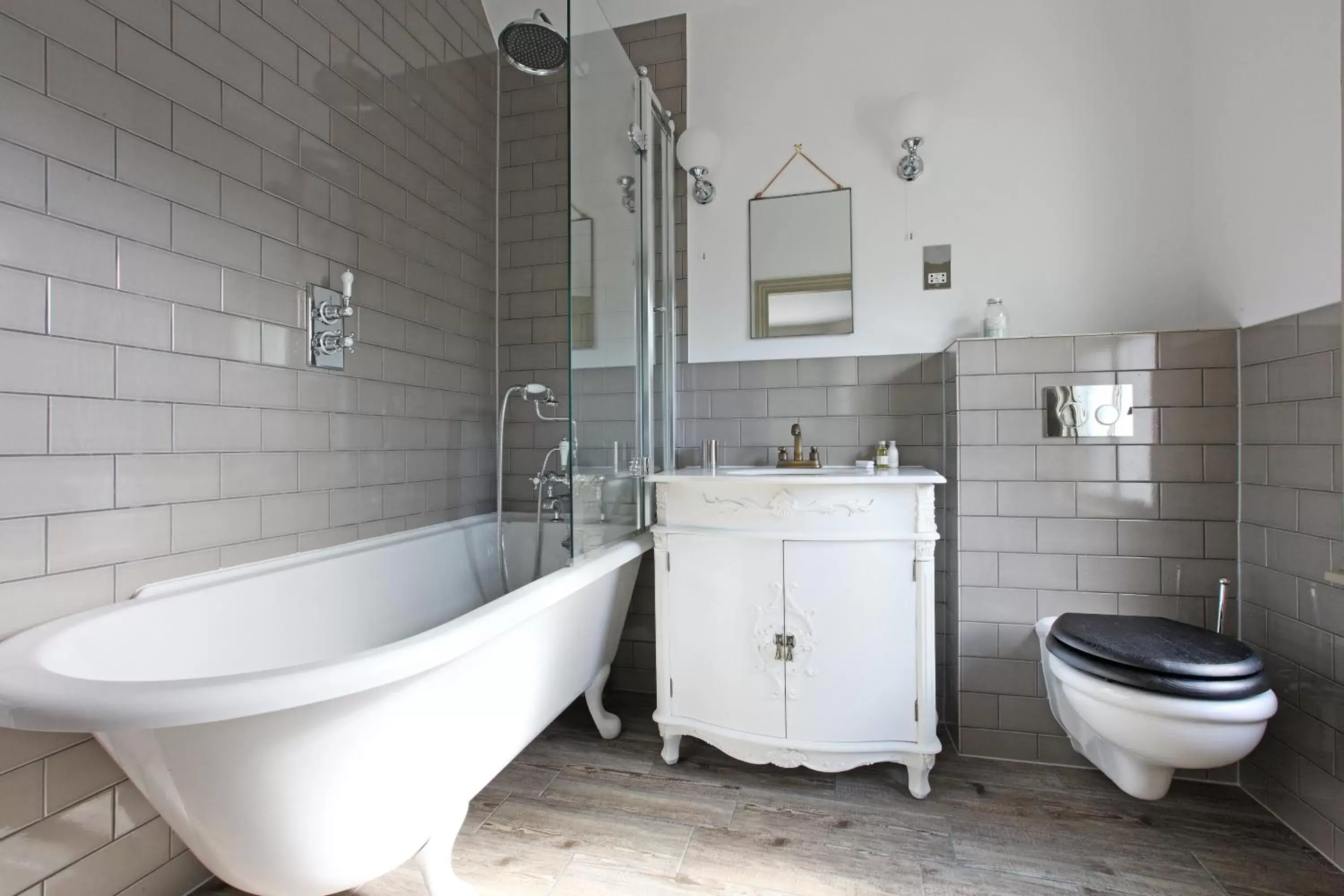 Bathroom in The Plough Inn