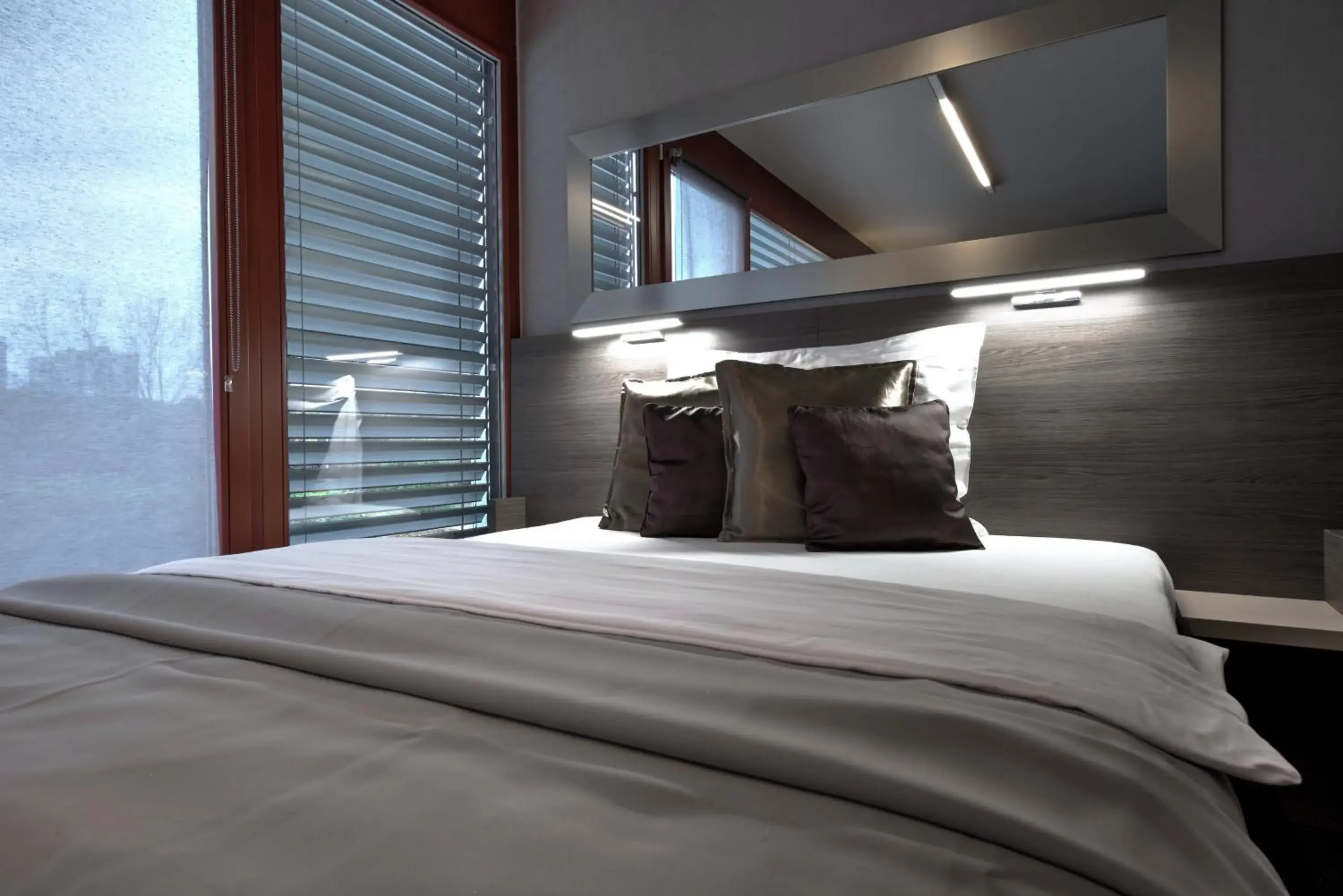 Bedroom, Bed in Volcano Spa Hotel