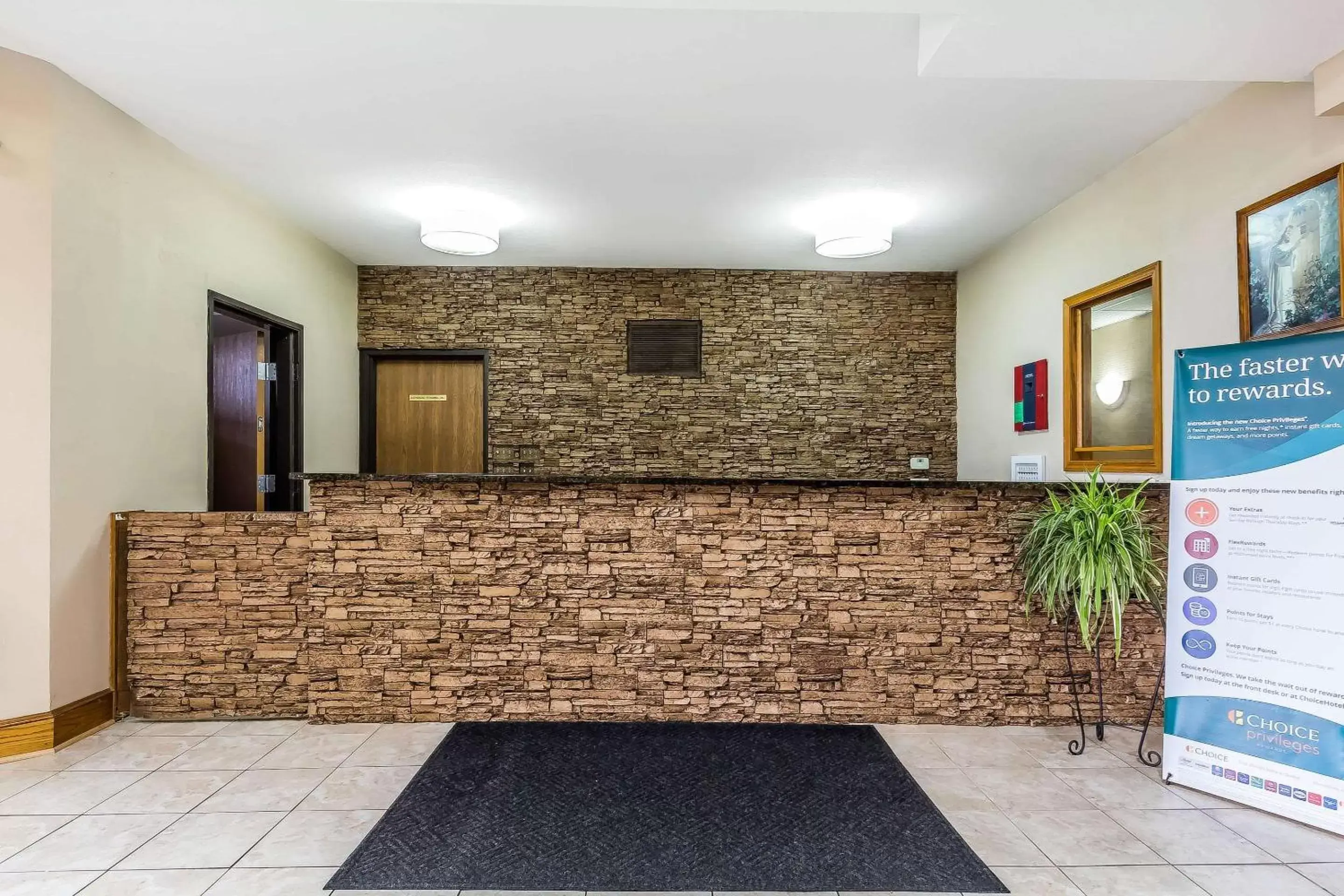 Lobby or reception, Lobby/Reception in Quality Inn & Suites Chesterfield Village