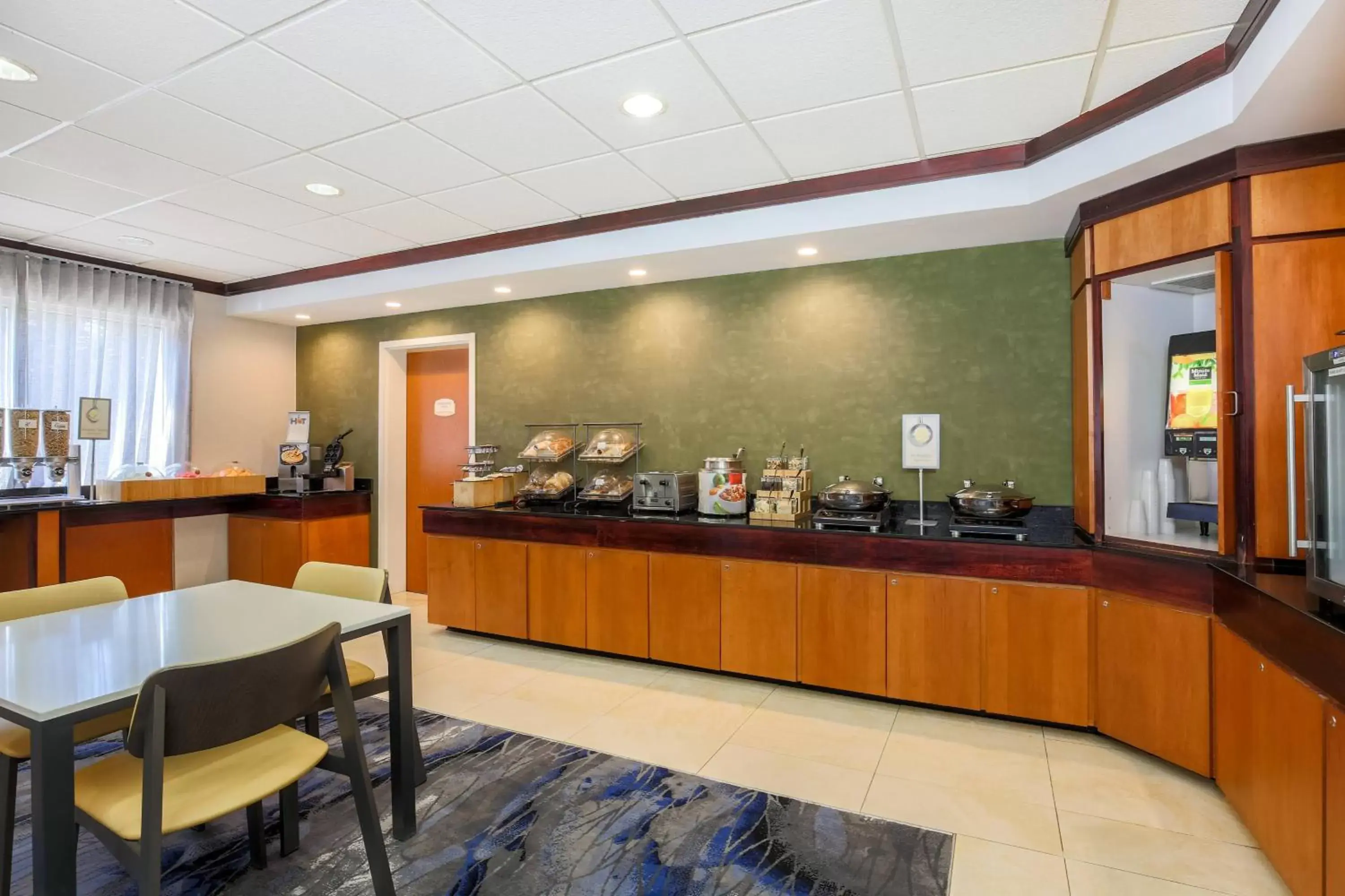 Breakfast, Restaurant/Places to Eat in Fairfield Inn & Suites by Marriott Mahwah