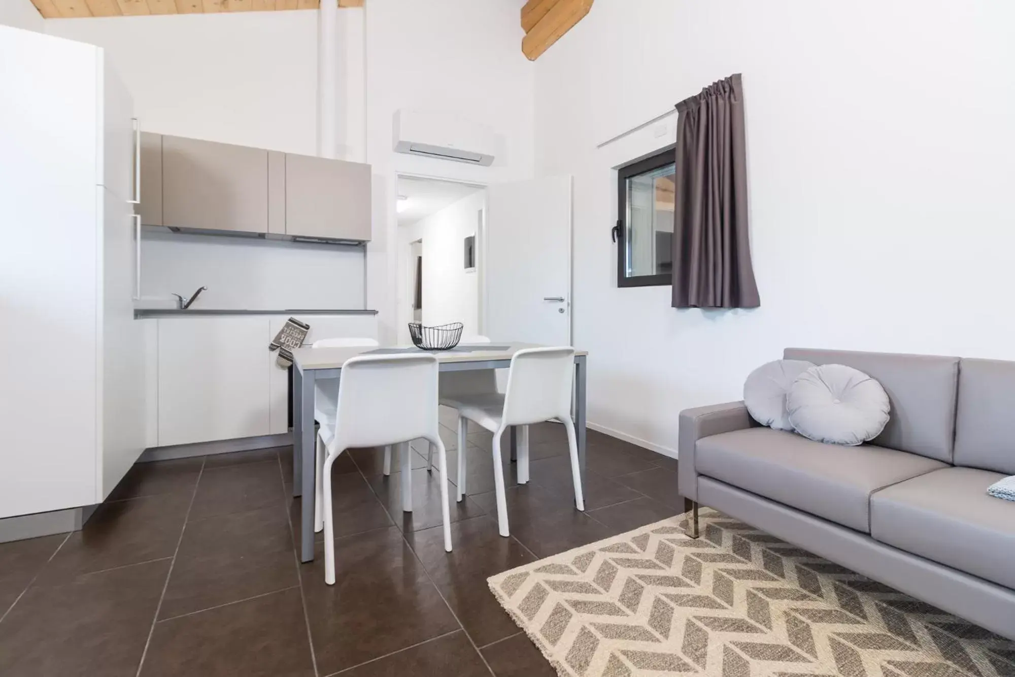 Kitchen or kitchenette, Dining Area in Hotel Cascina Fossata & Residence