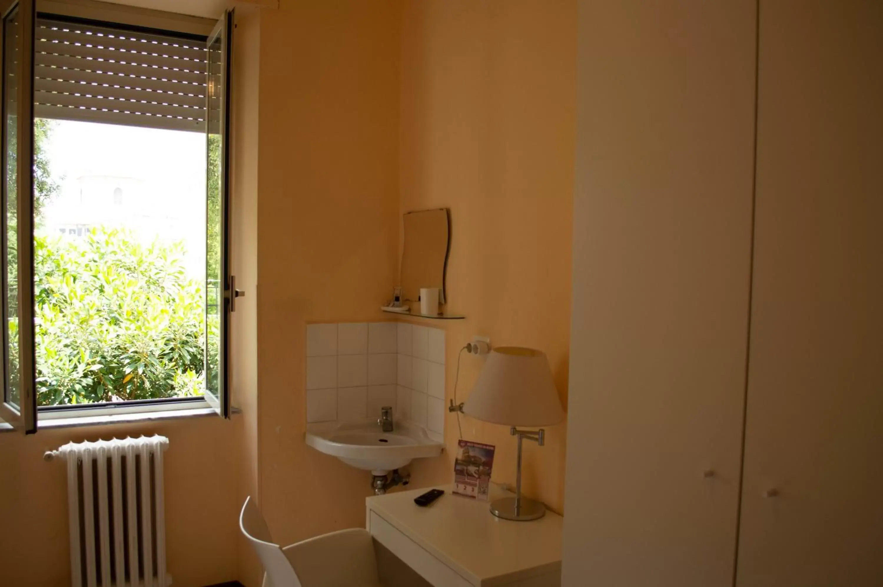 Bedroom, Bathroom in Villa Riari Garden