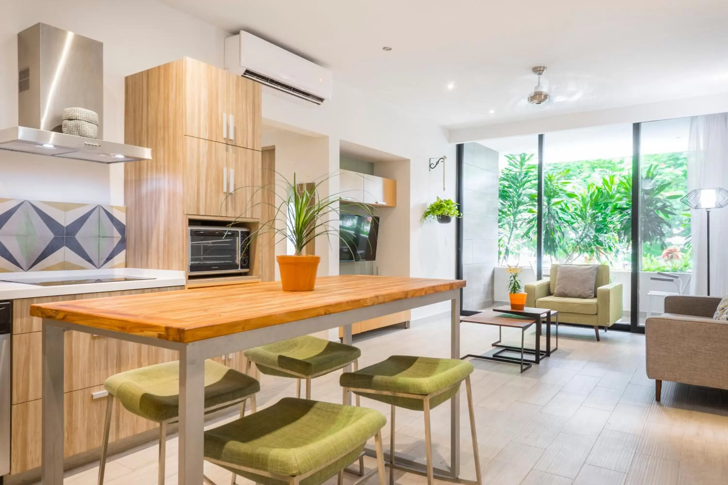 Living room, Dining Area in Opal Suites Apartments