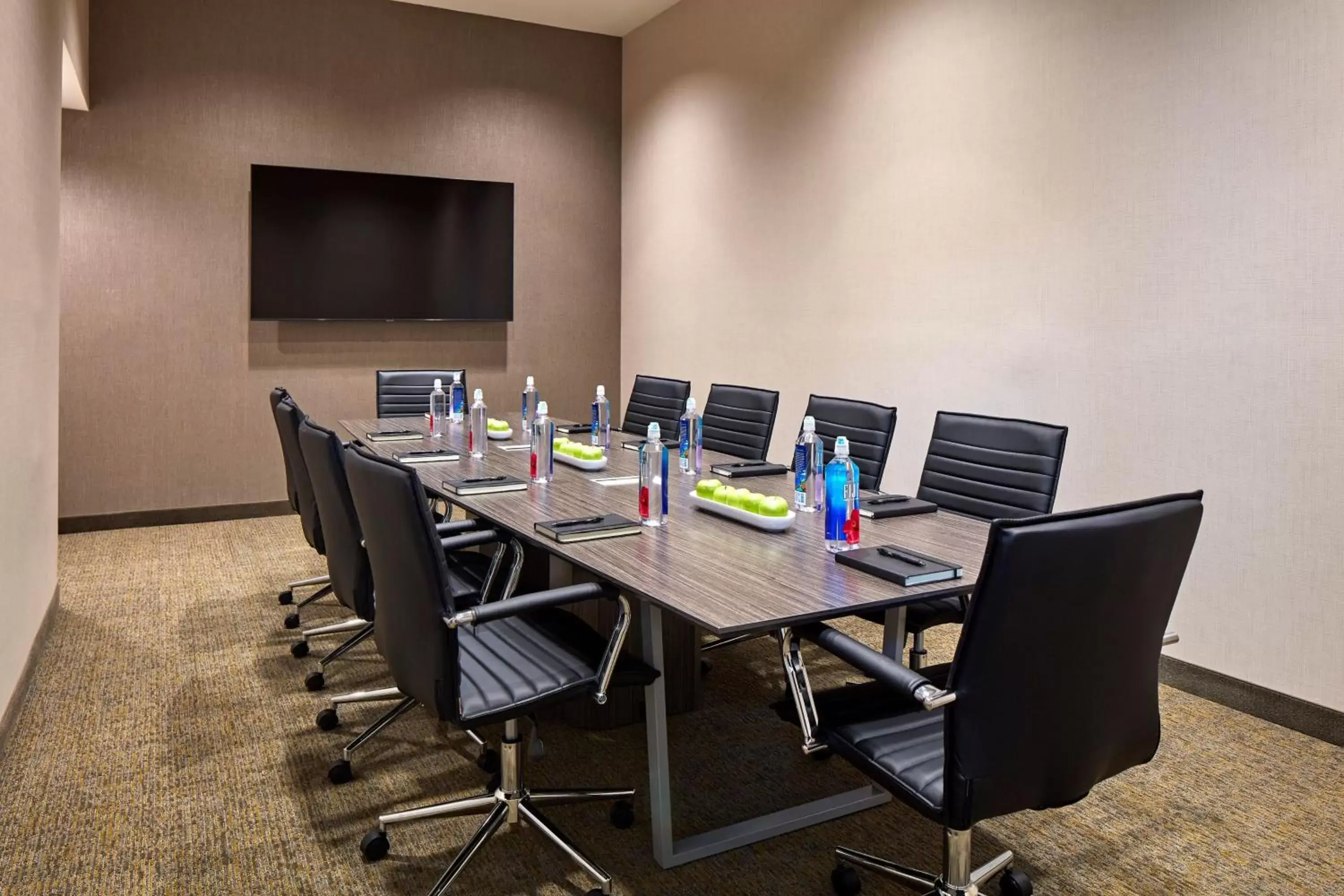 Meeting/conference room in SpringHill Suites by Marriott Los Angeles Downey