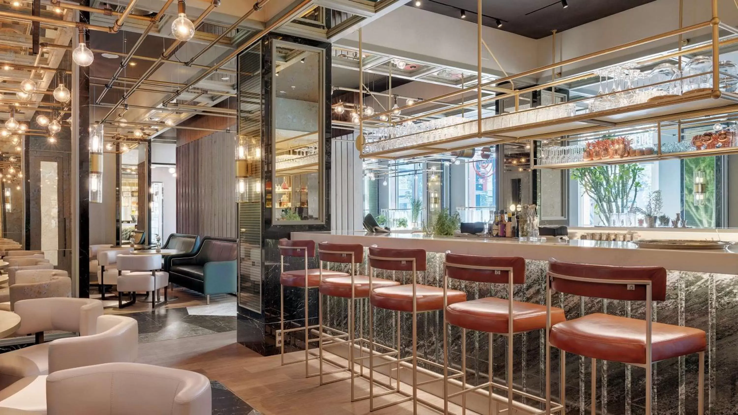 Lounge or bar in Hilton Munich City Lounge or bar in Hilton Munich City