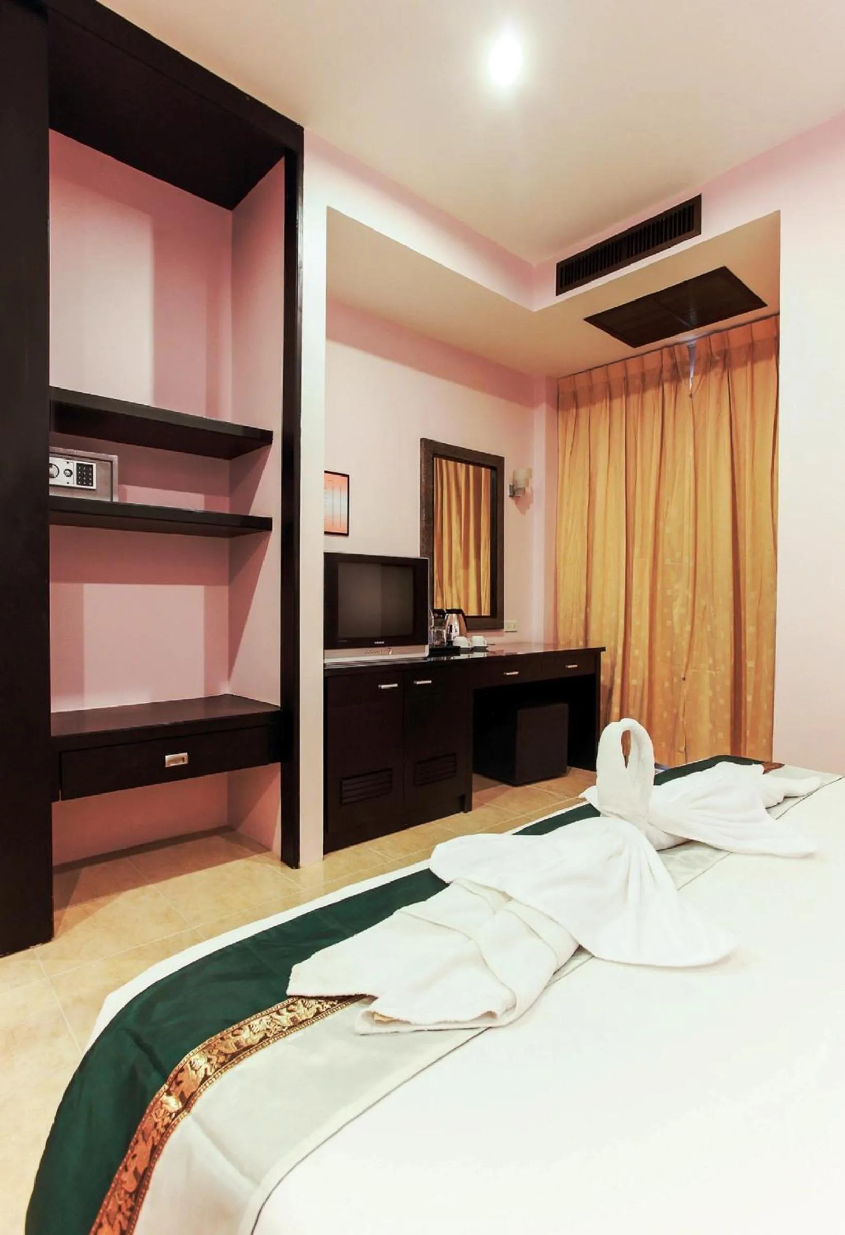 Bedroom, Bed in U Sabai Living Hotel