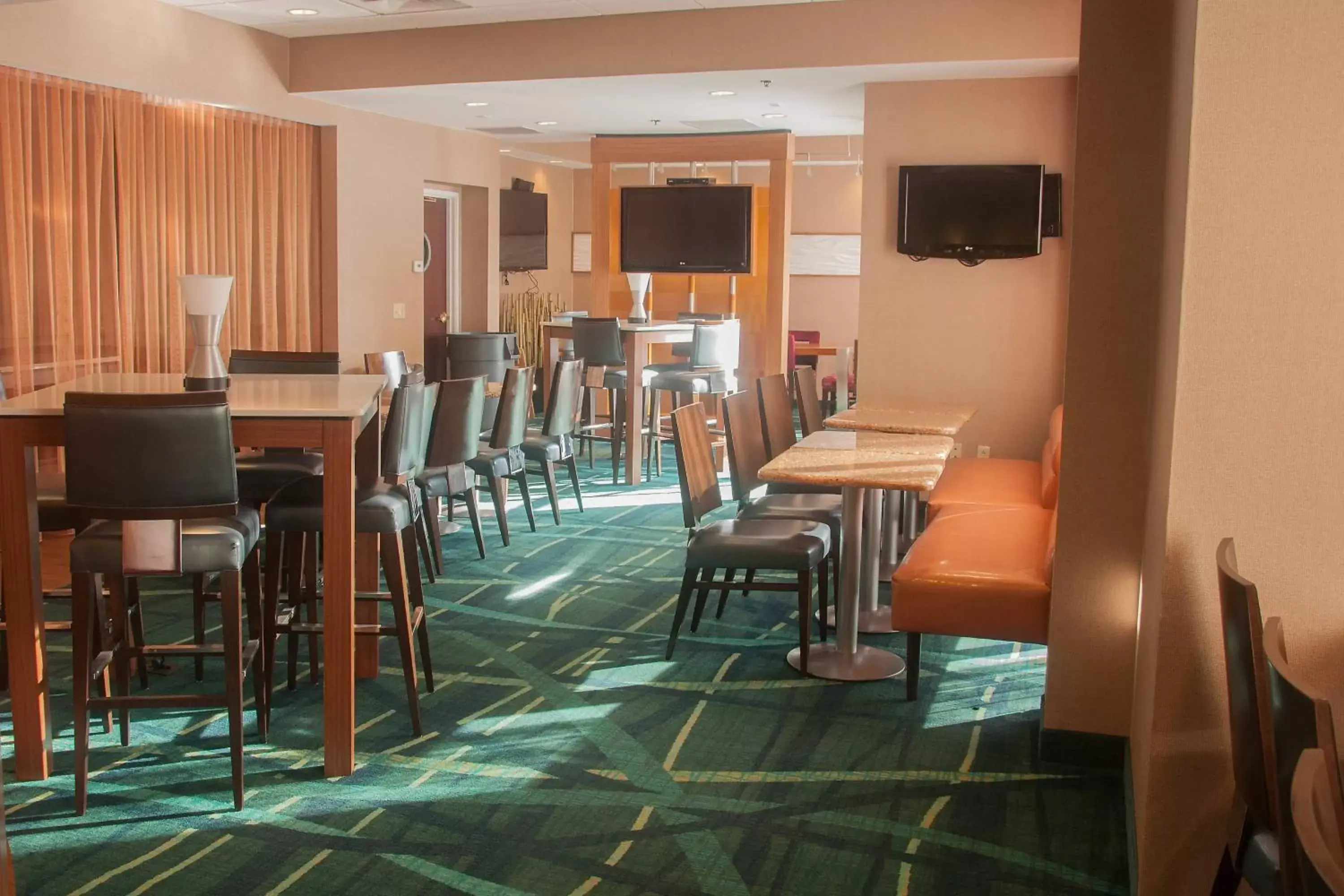 Breakfast, Restaurant/Places to Eat in SpringHill Suites Pittsburgh Monroeville